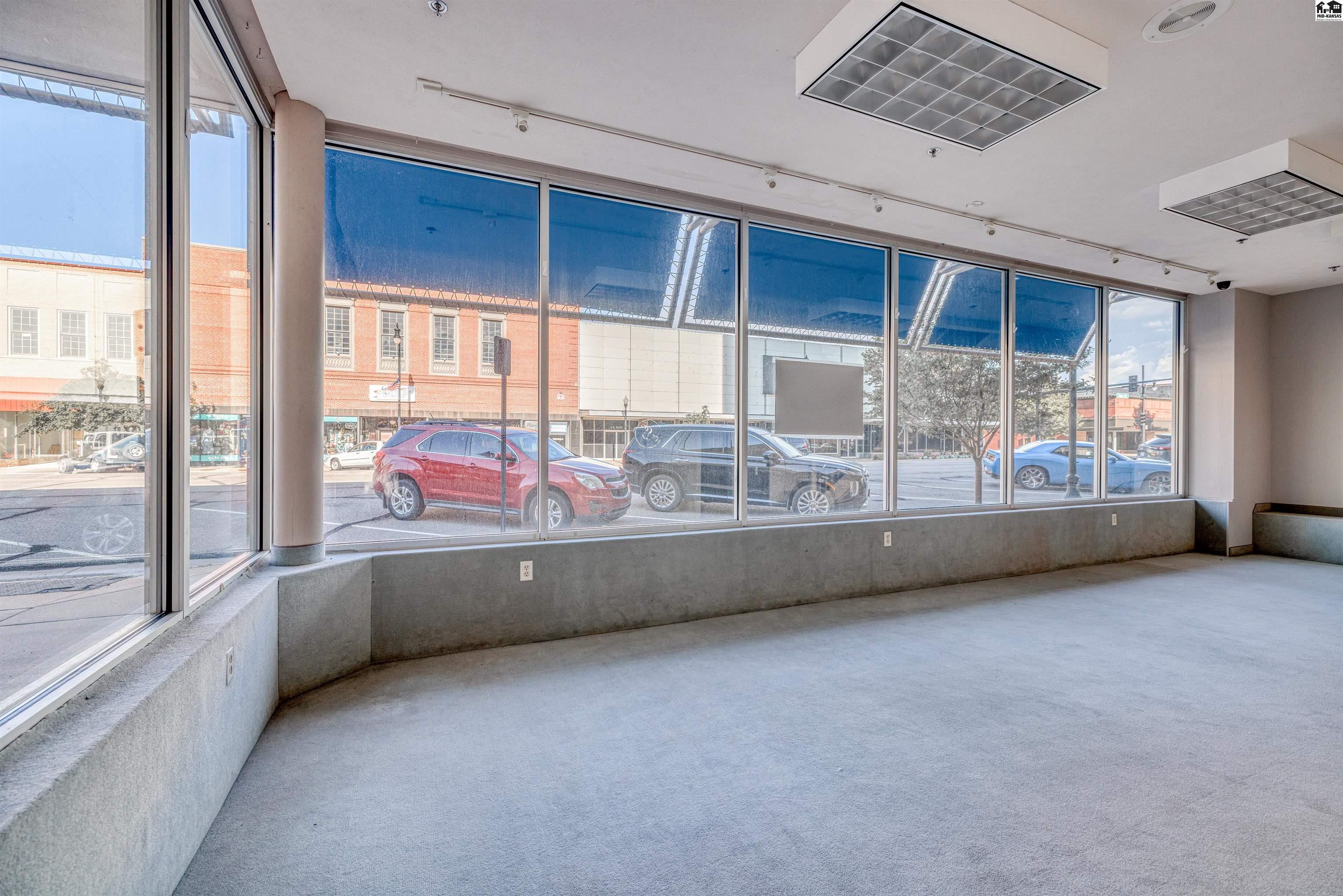 11 N Main Hutchinson KS 67501