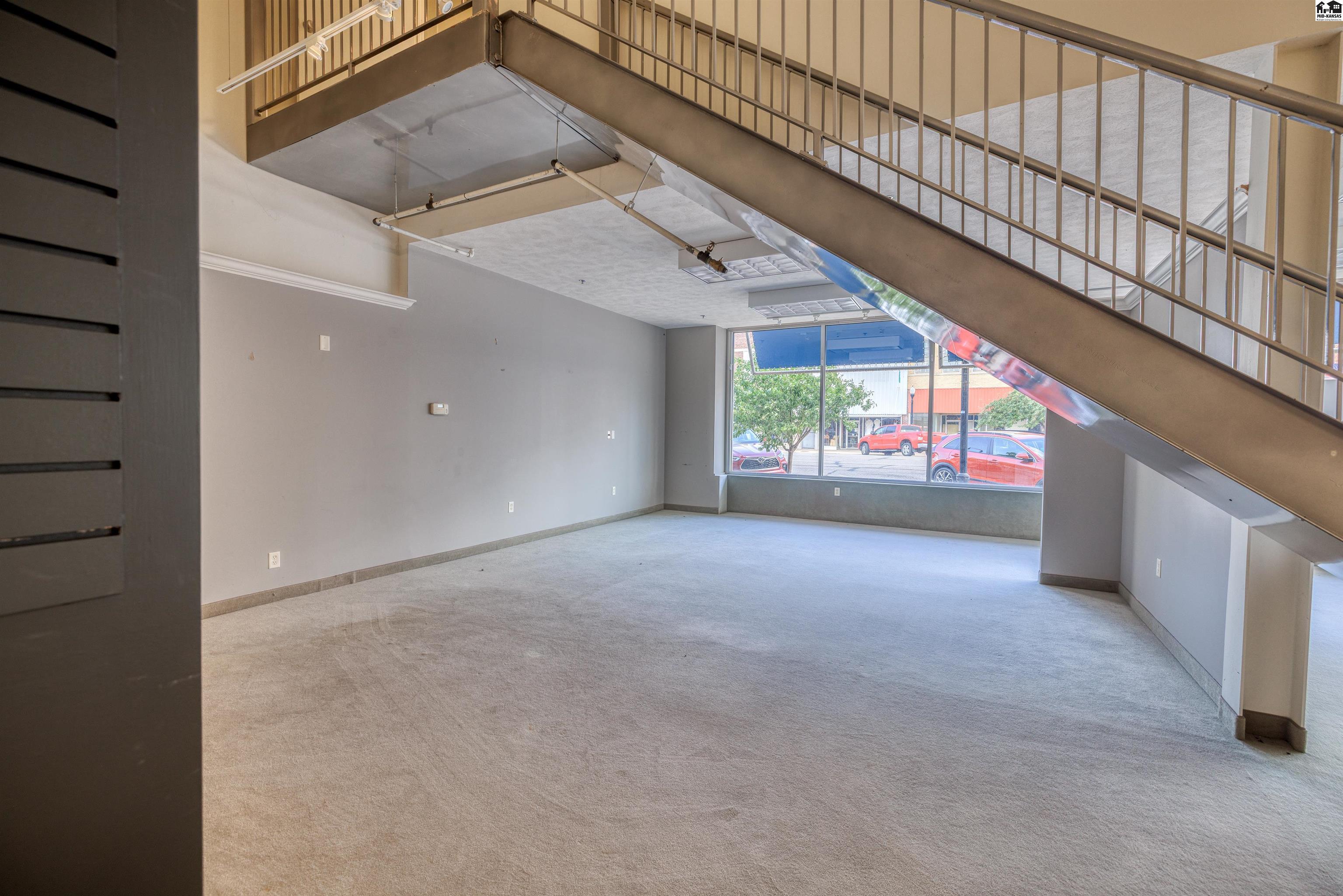 11 N Main Hutchinson KS 67501