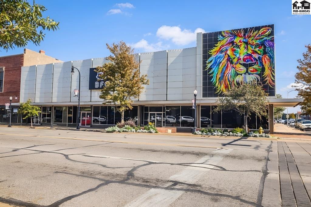 2 N Main Street Hutchinson KS 67501