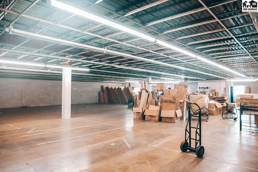 2 N Main Street Hutchinson KS 67501