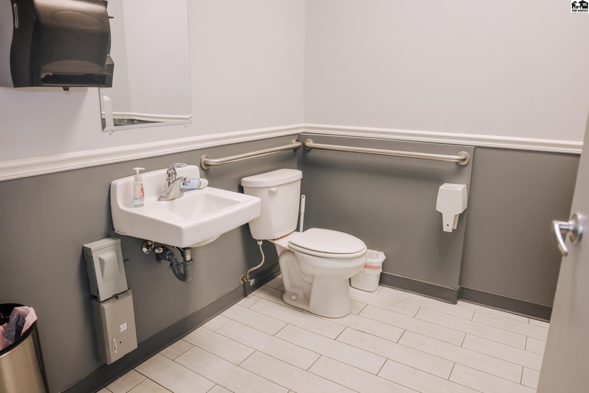 2 N Main Street Hutchinson KS 67501