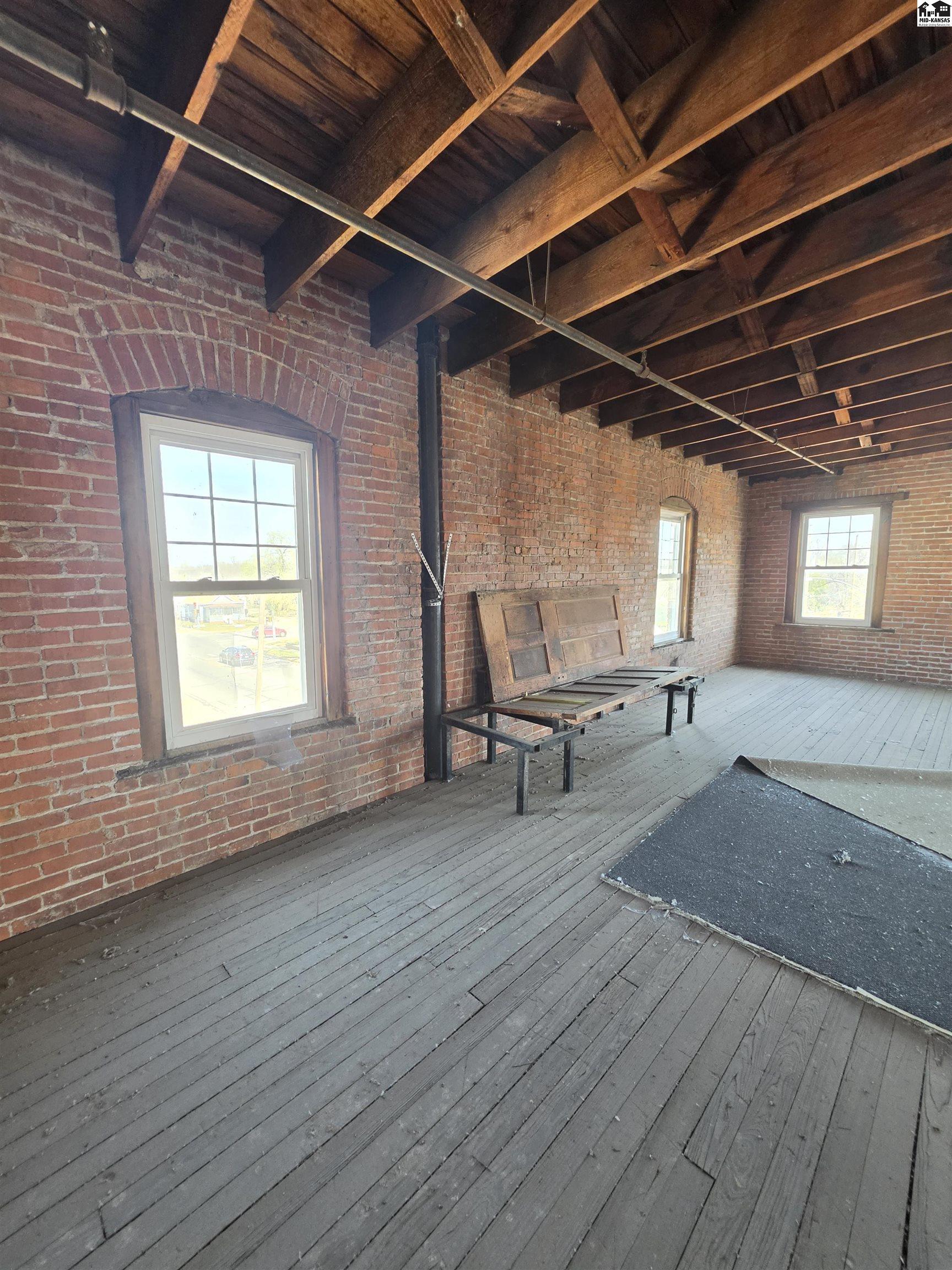 203 N Plum Hutchinson KS 67501