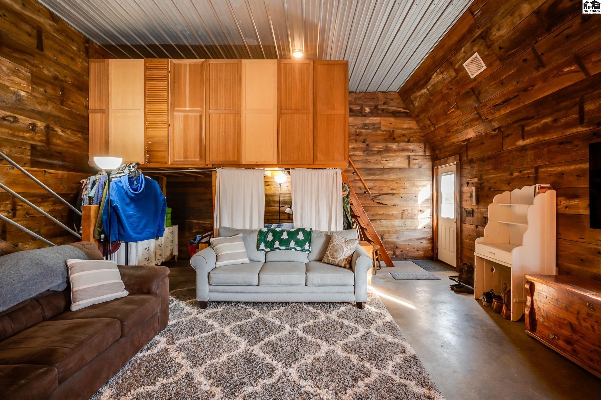 2405 E Wasp Road Hutchinson KS 67501