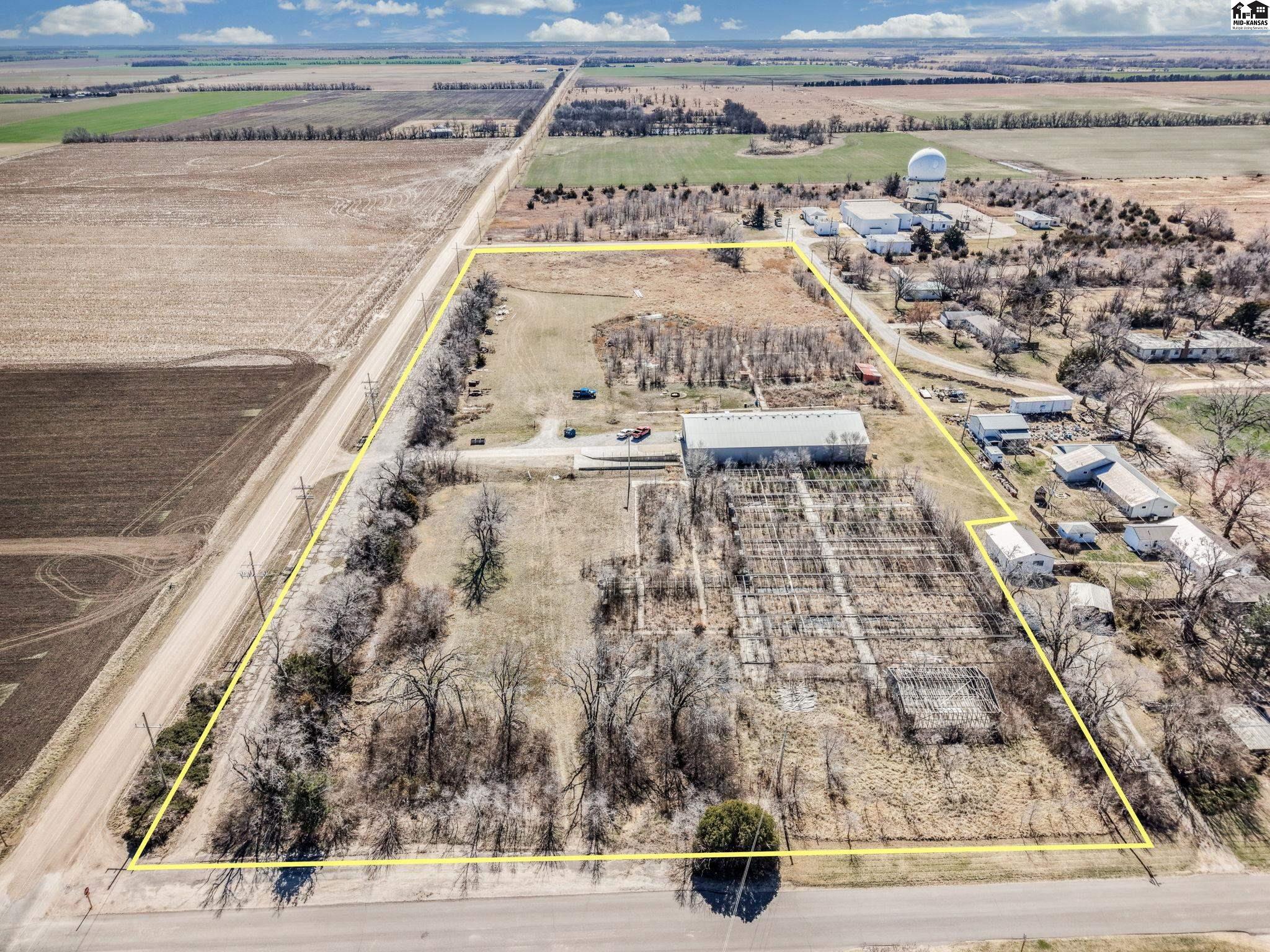 2405 E Wasp Road Hutchinson KS 67501