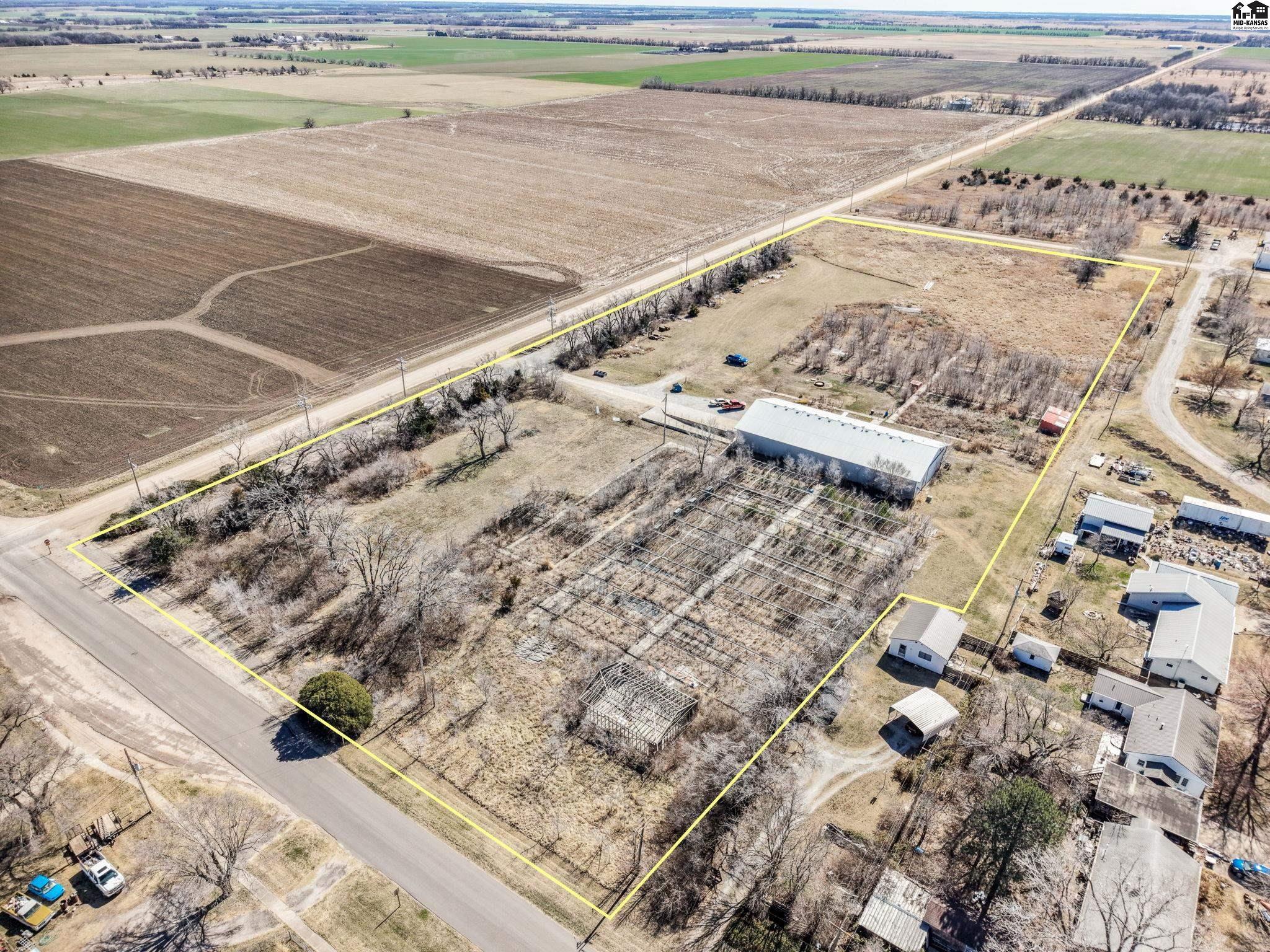 2405 E Wasp Road Hutchinson KS 67501