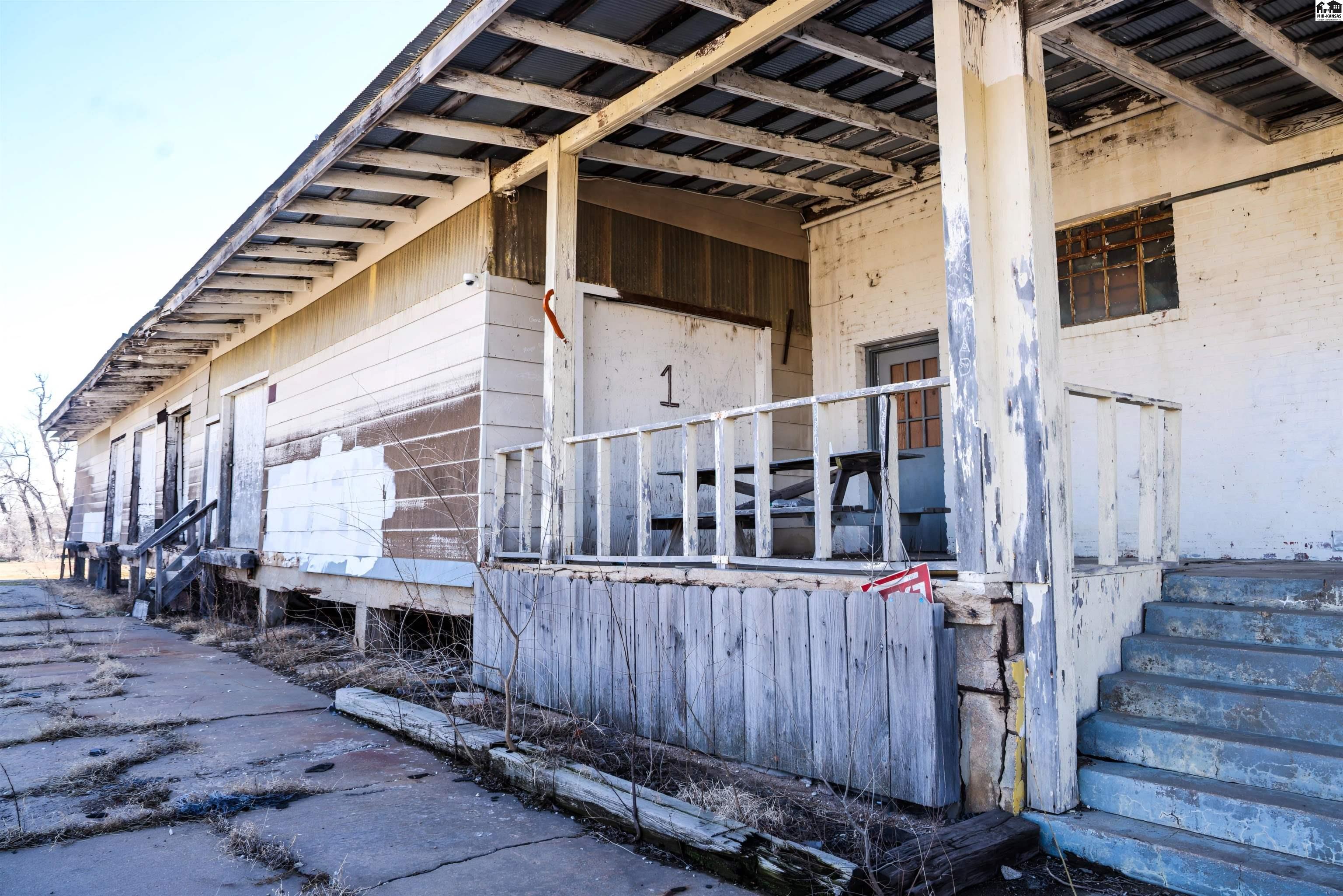 701 E 2nd Avenue Hutchinson KS 67501