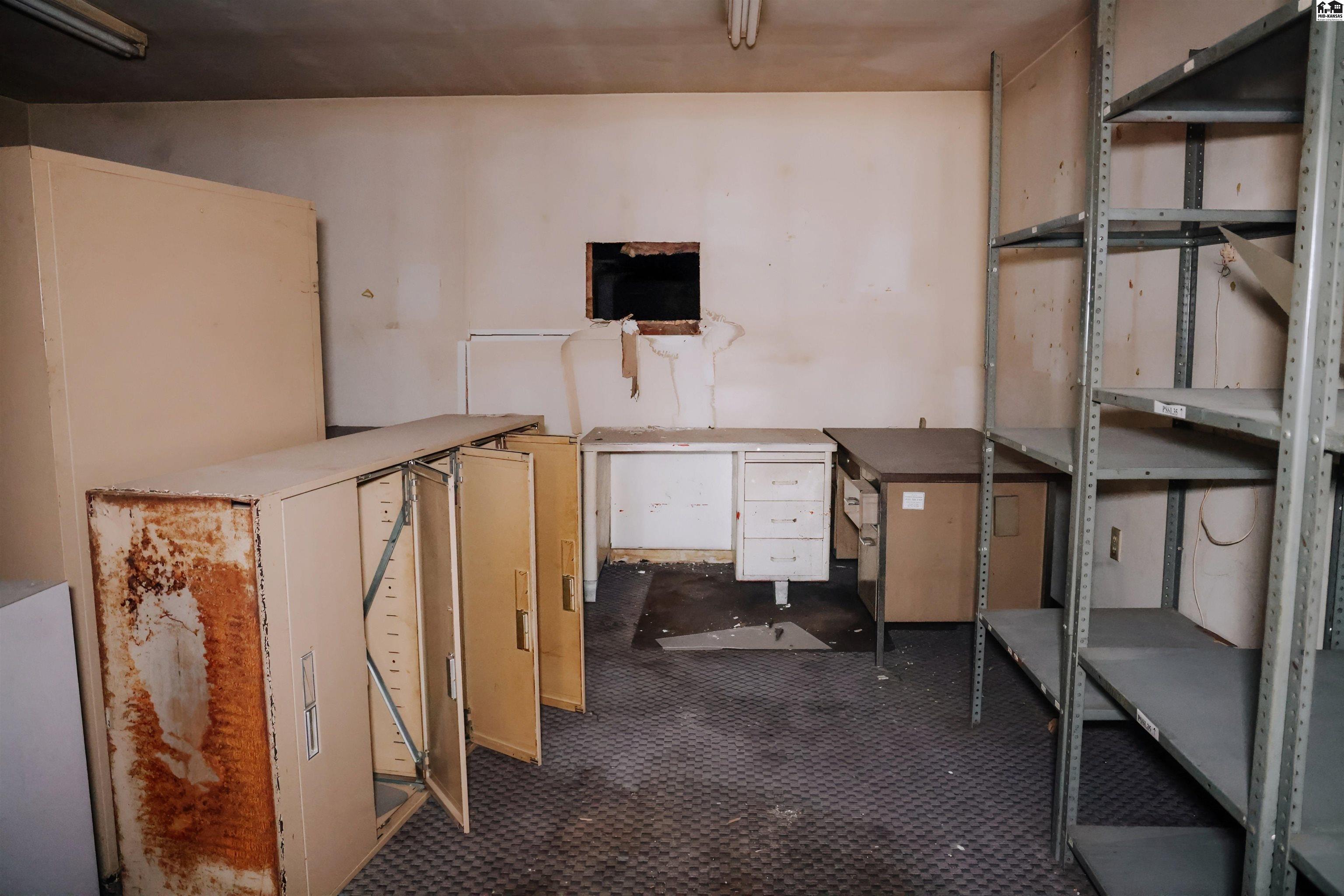 701 E 2nd Avenue Hutchinson KS 67501