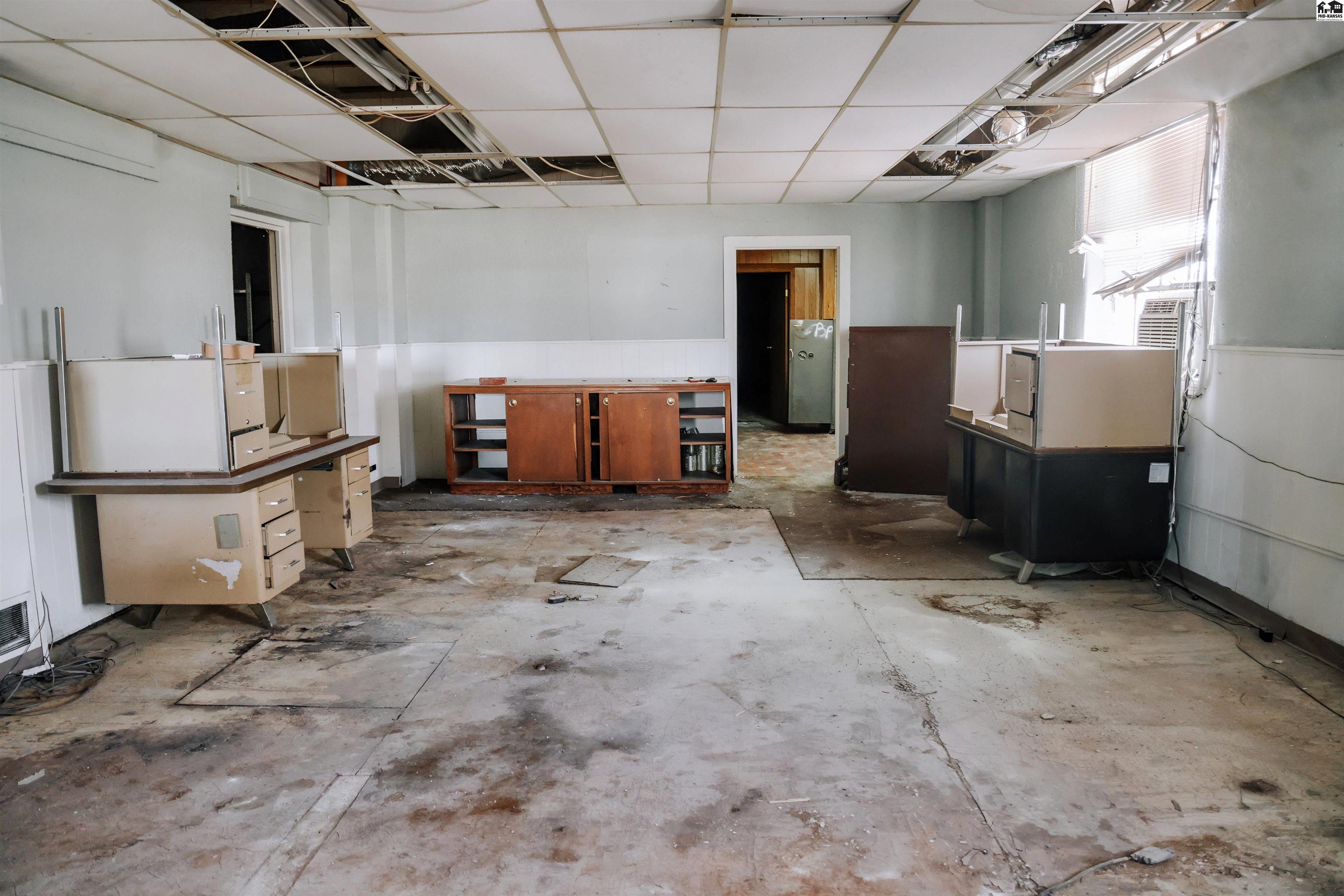 701 E 2nd Avenue Hutchinson KS 67501