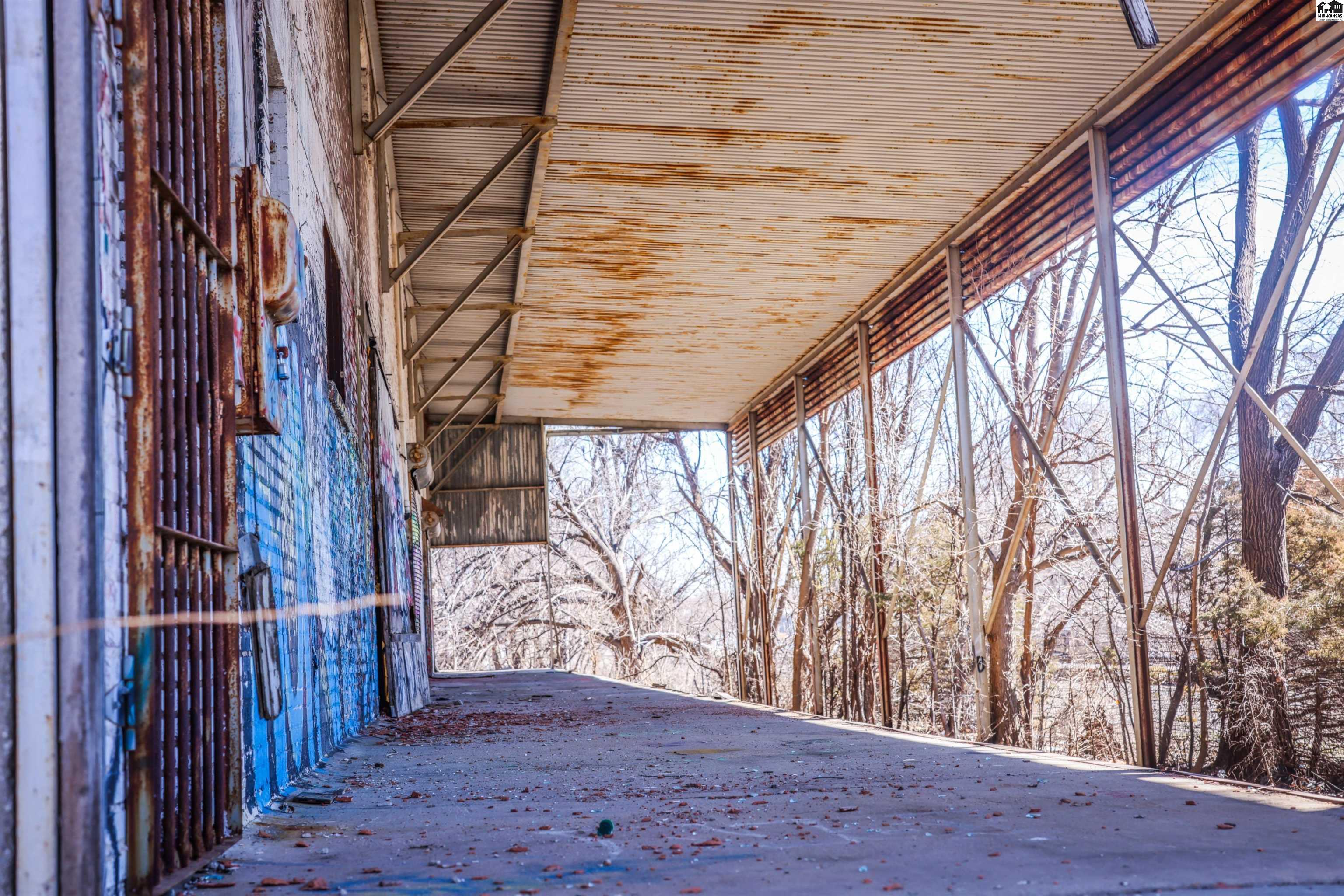 701 E 2nd Avenue Hutchinson KS 67501