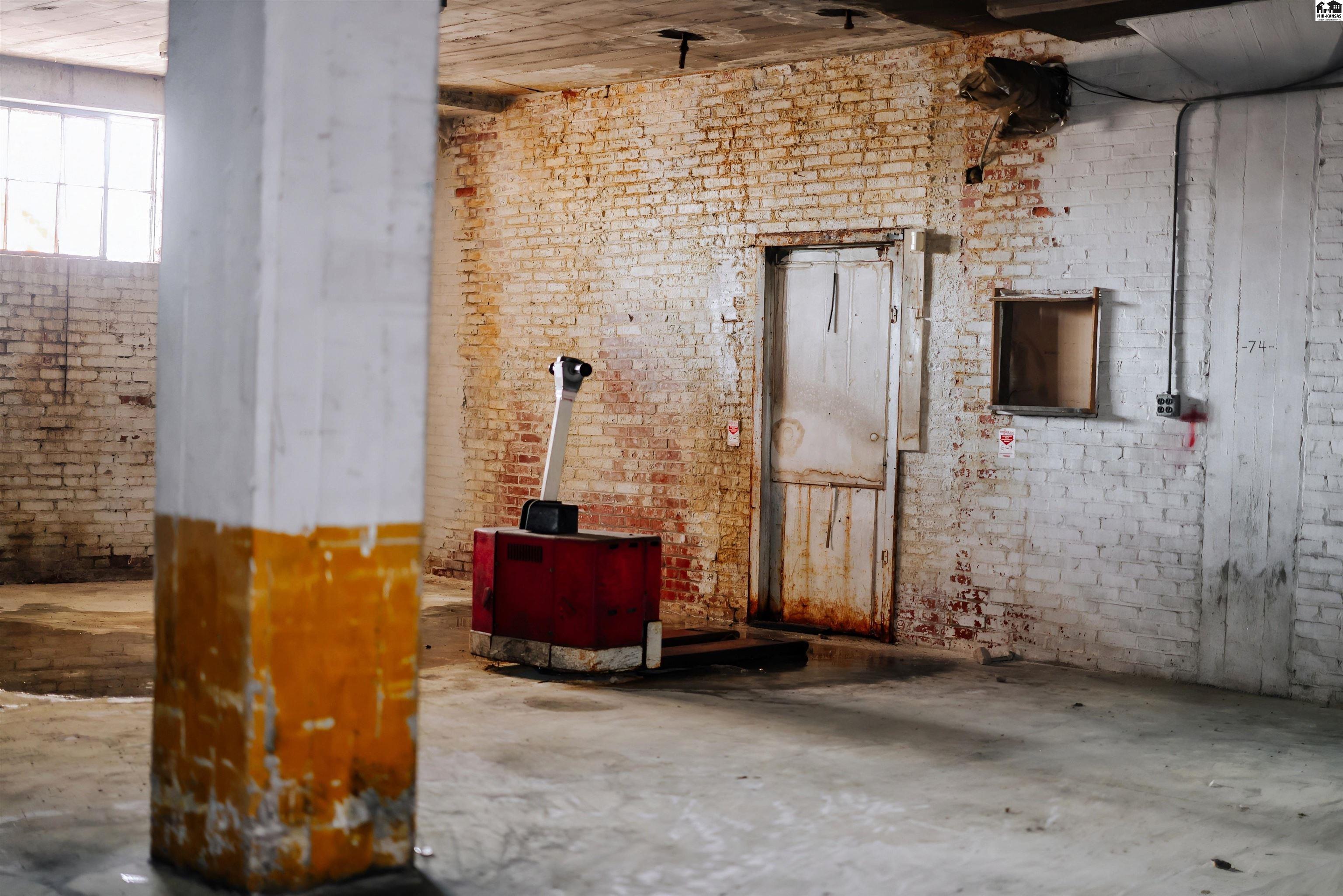 701 E 2nd Avenue Hutchinson KS 67501