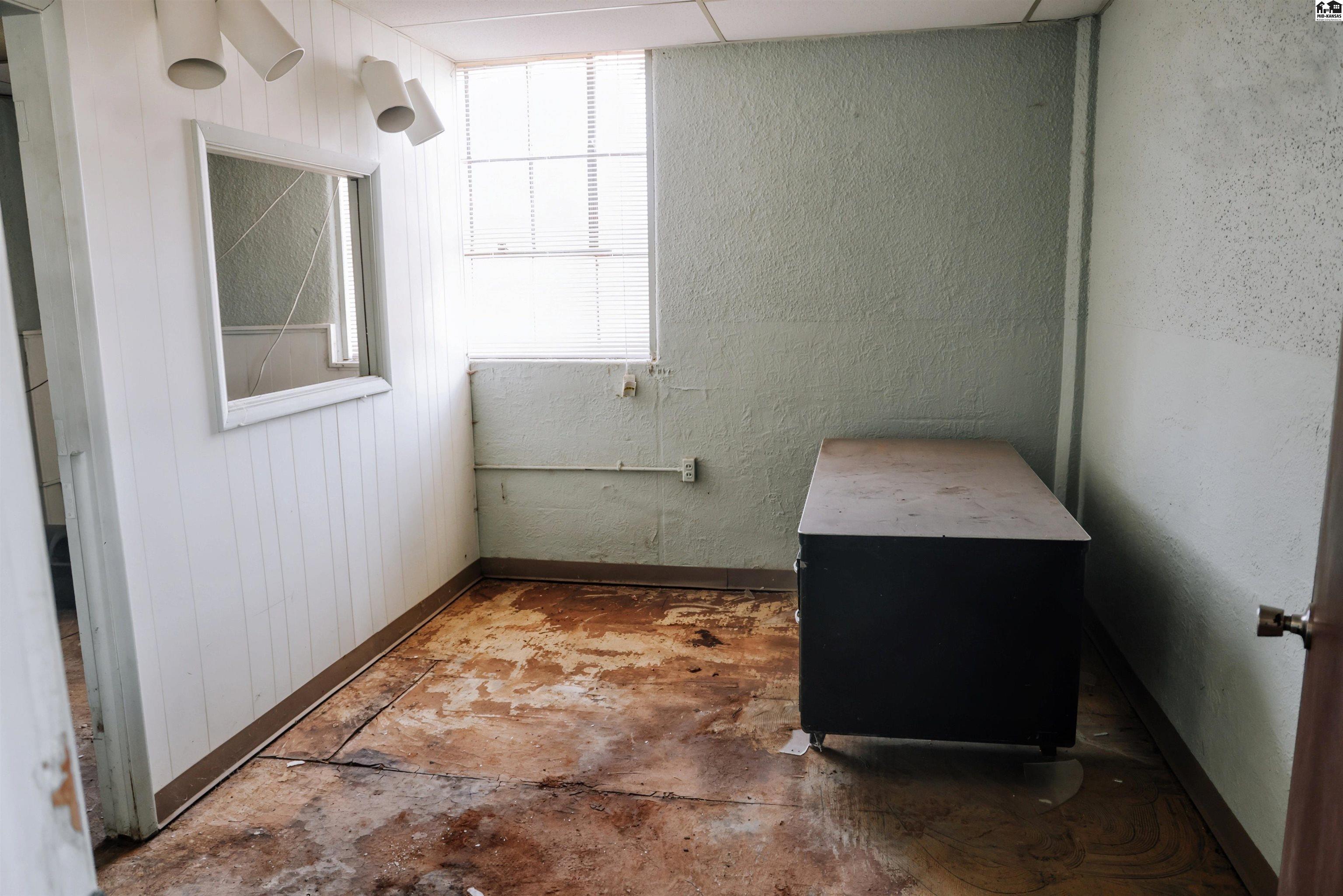 701 E 2nd Avenue Hutchinson KS 67501