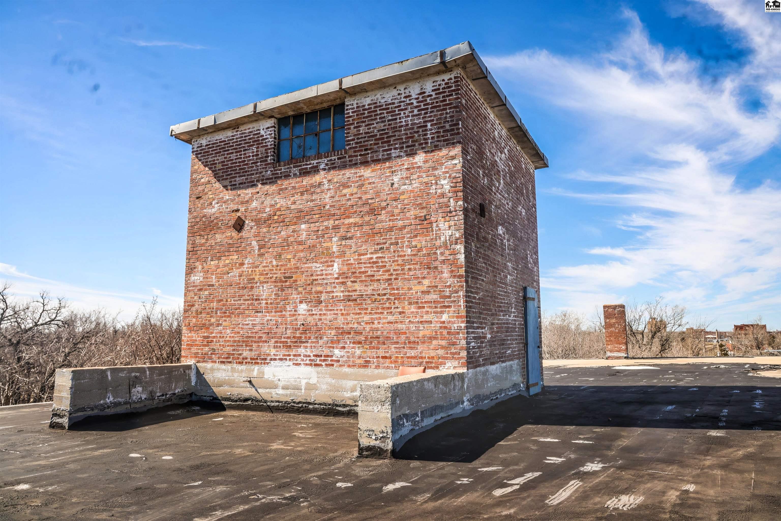 701 E 2nd Avenue Hutchinson KS 67501