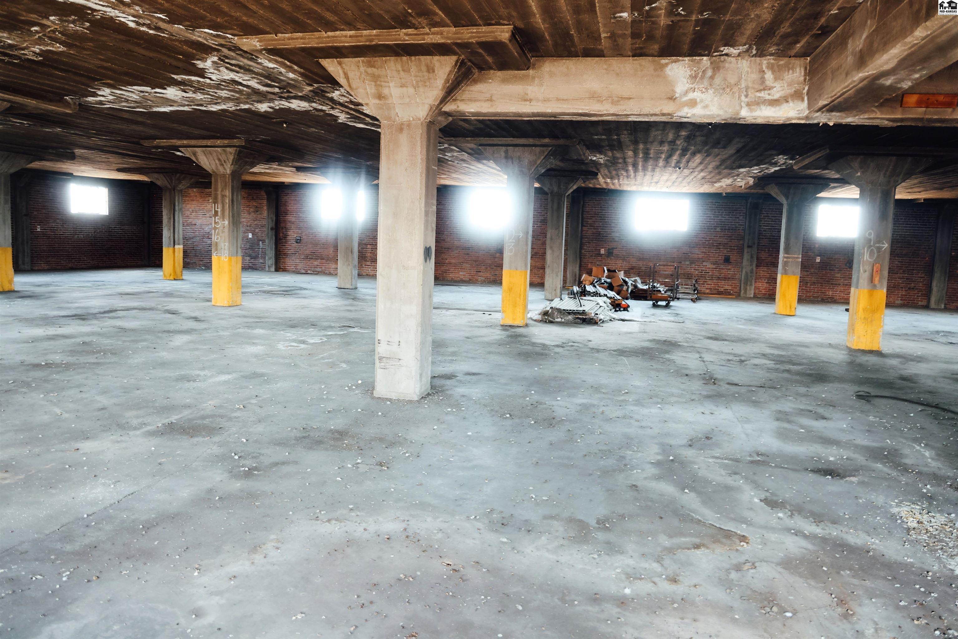 701 E 2nd Avenue Hutchinson KS 67501