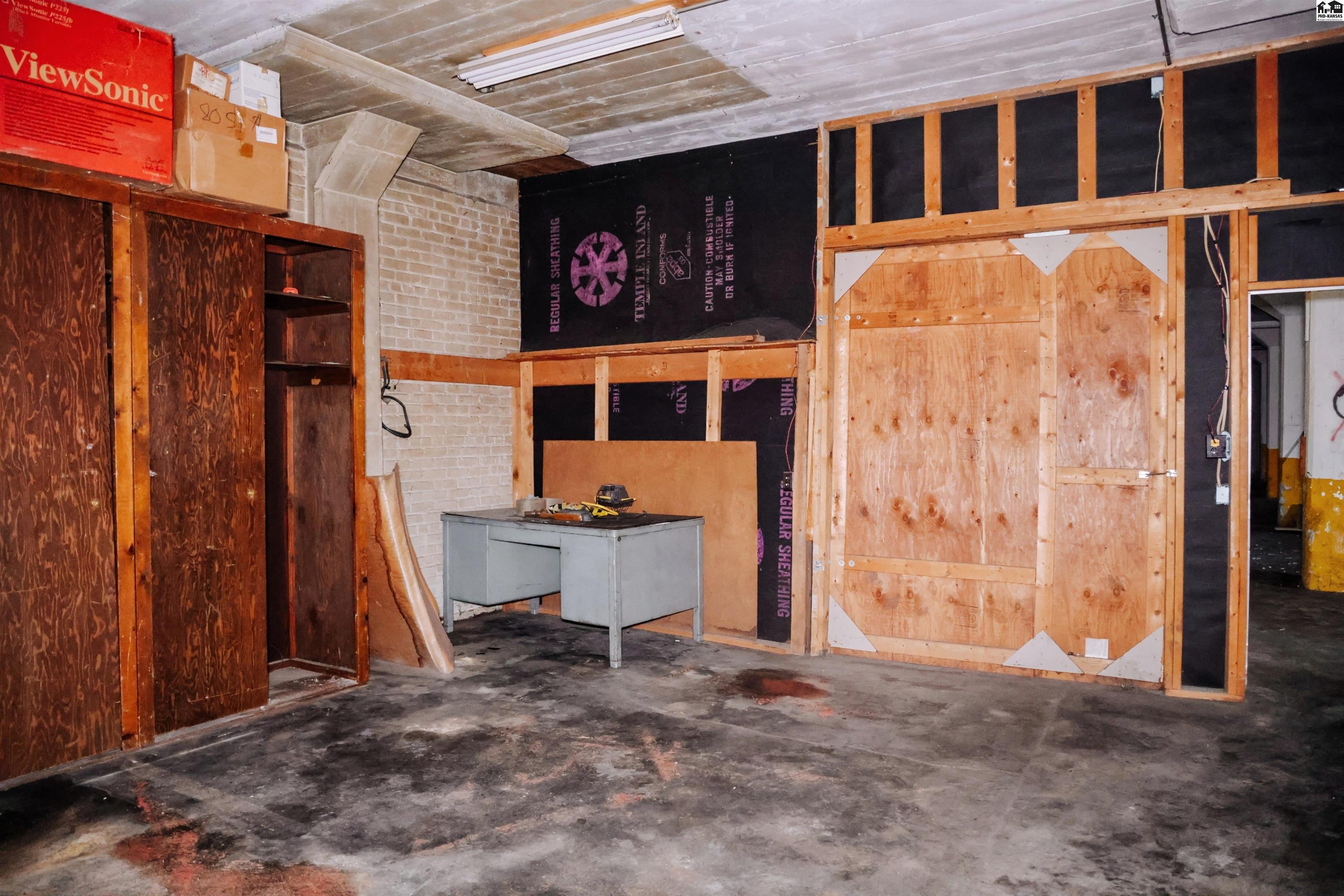 701 E 2nd Avenue Hutchinson KS 67501