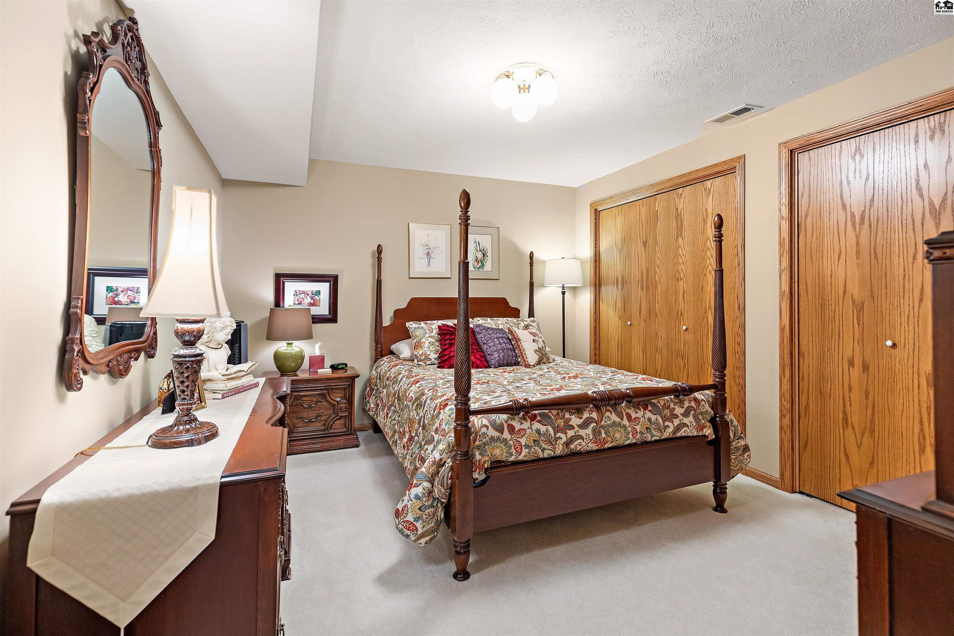 2813 Westminster Drive Hutchinson KS 67502