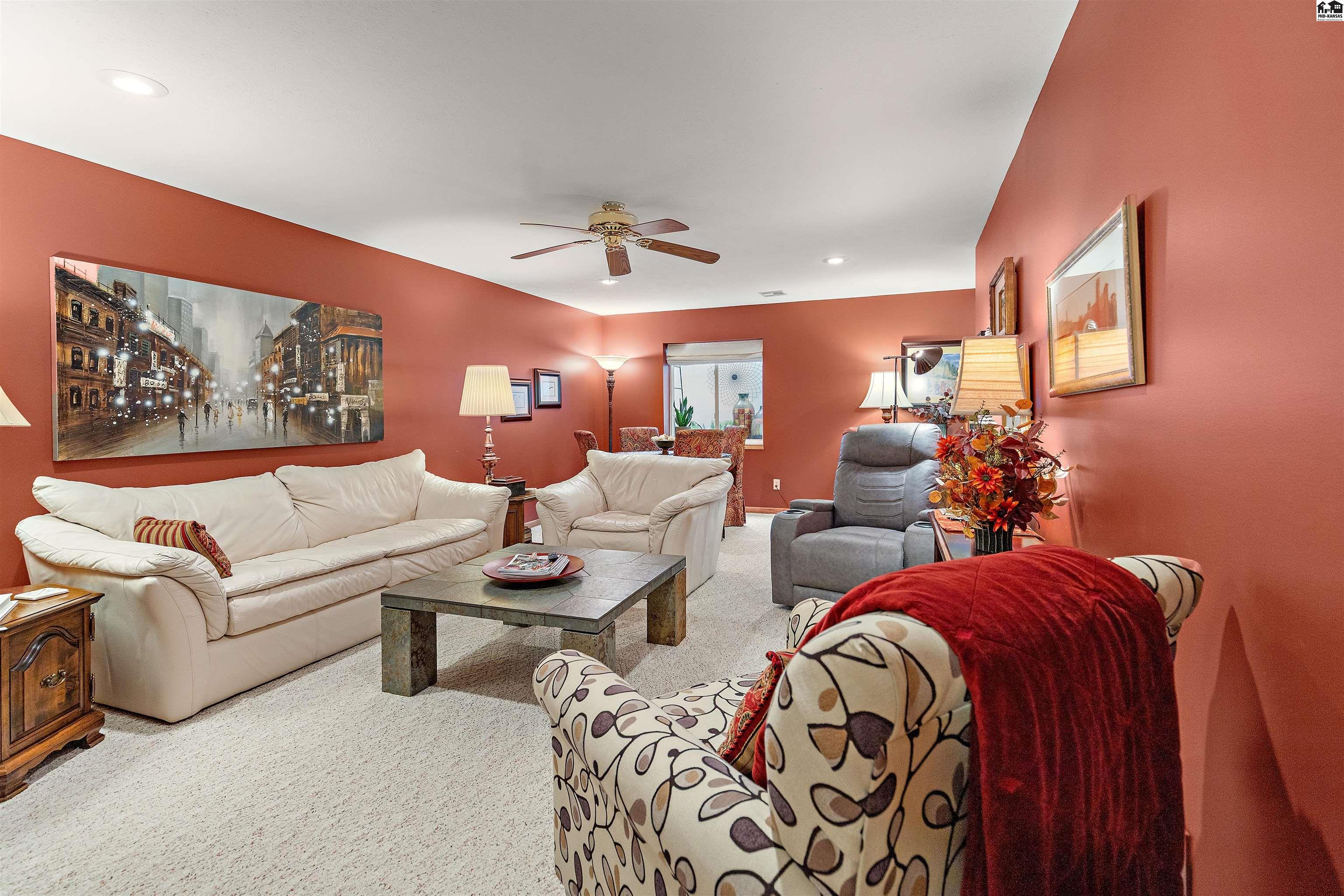 2813 Westminster Drive Hutchinson KS 67502