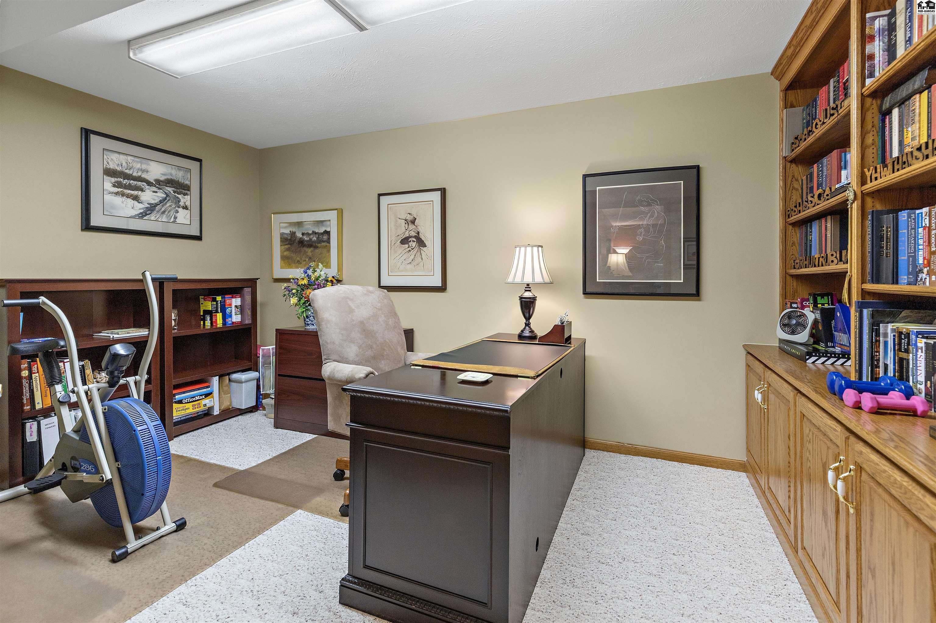 2813 Westminster Drive Hutchinson KS 67502