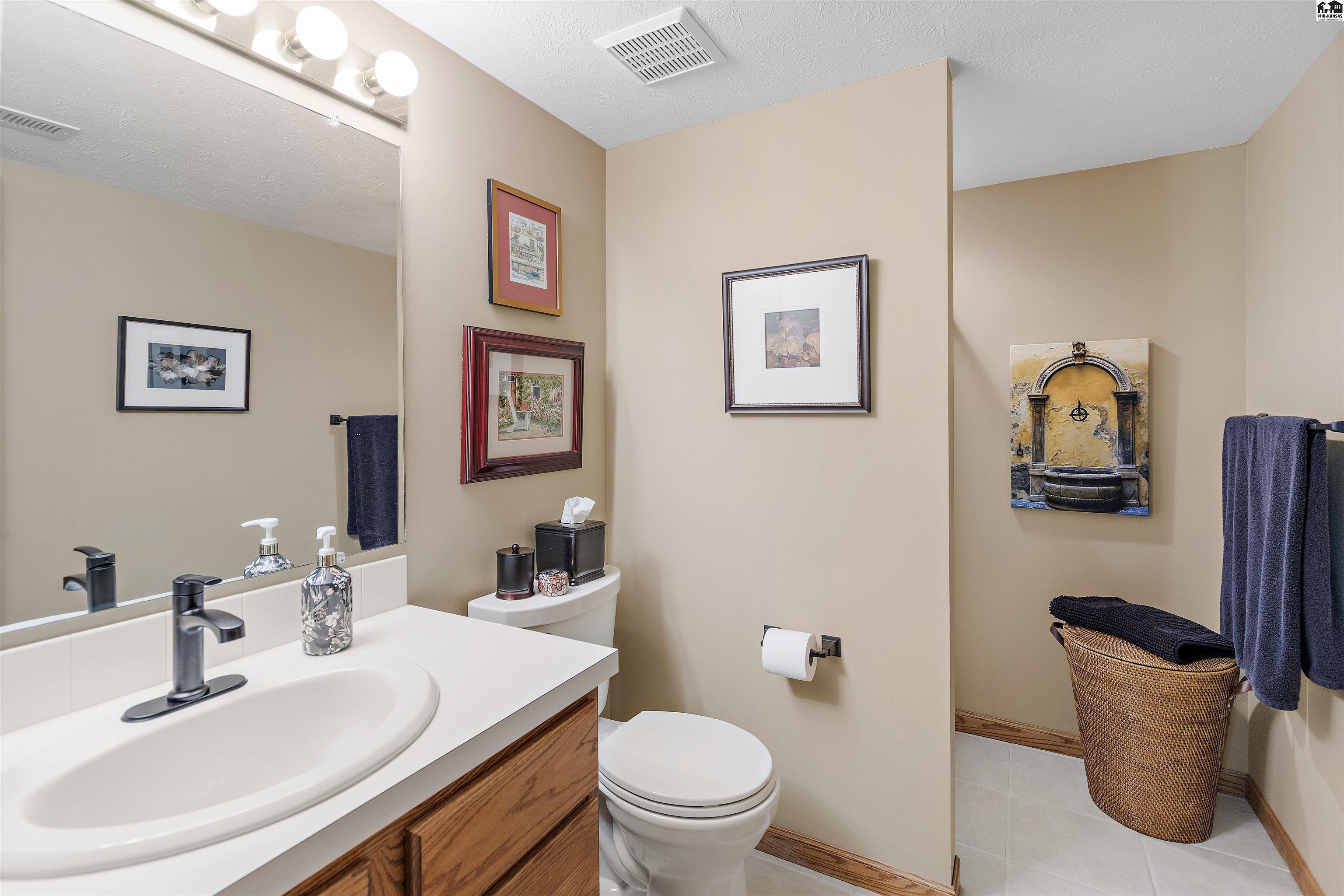 2813 Westminster Drive Hutchinson KS 67502