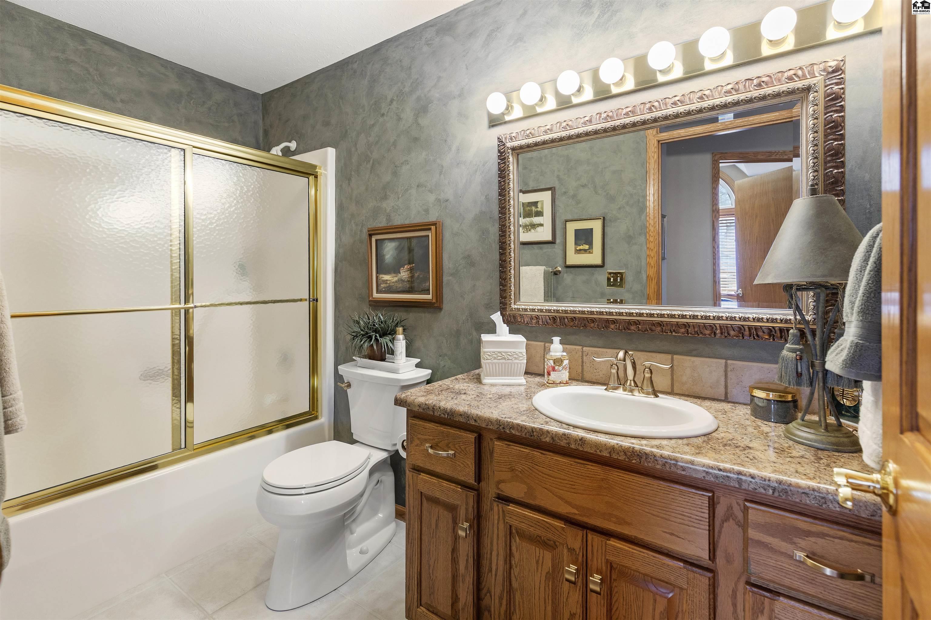 2813 Westminster Drive Hutchinson KS 67502