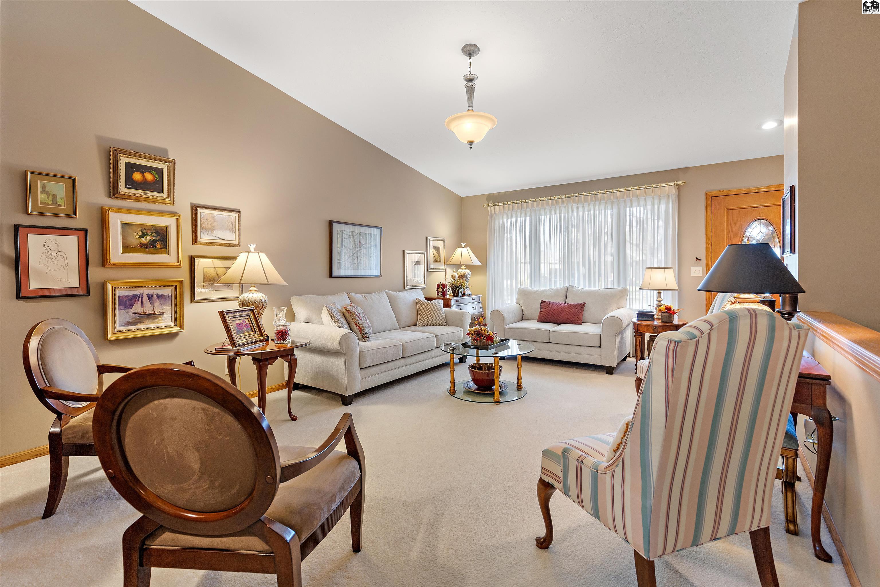 2813 Westminster Drive Hutchinson KS 67502