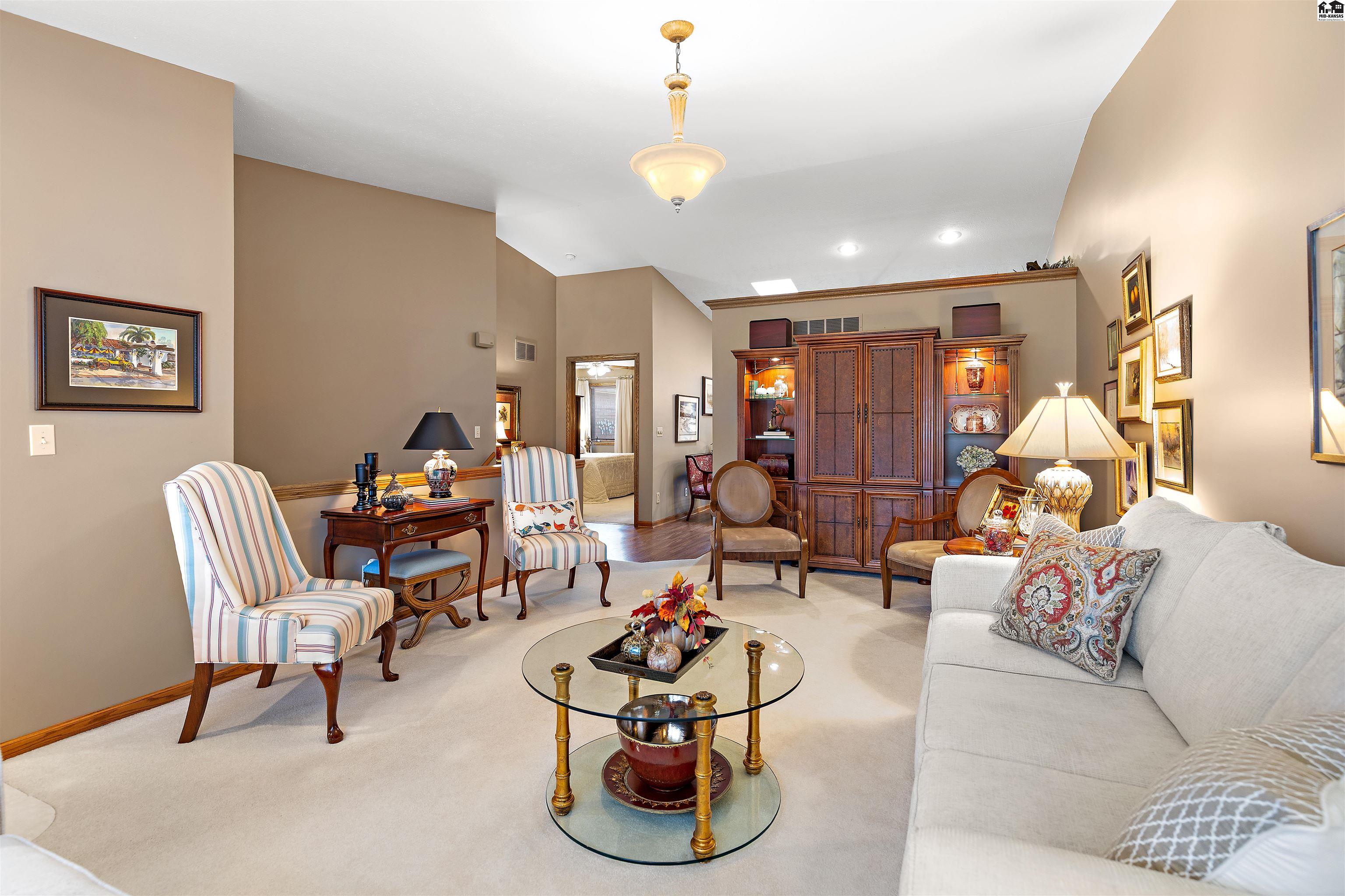 2813 Westminster Drive Hutchinson KS 67502