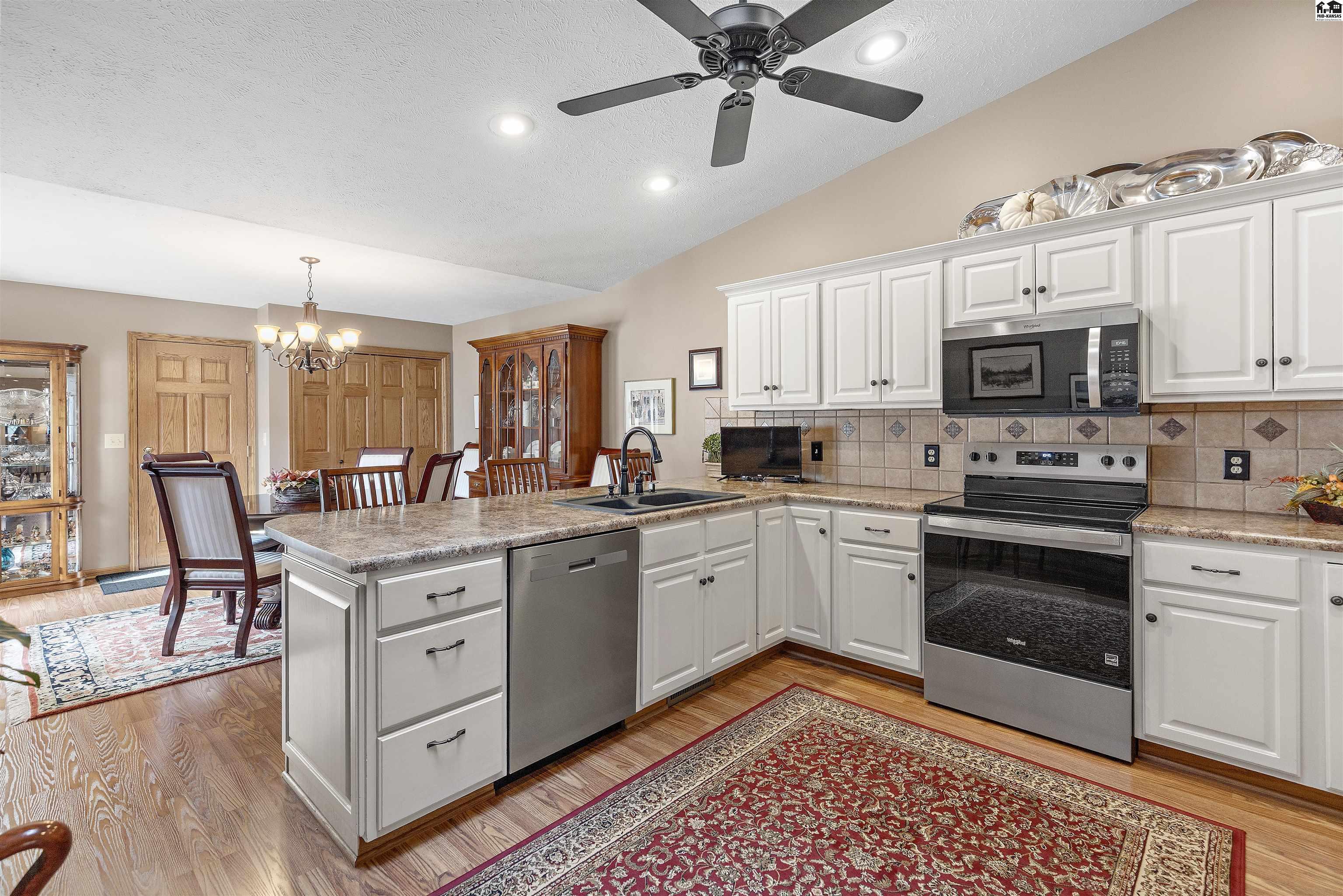 2813 Westminster Drive Hutchinson KS 67502