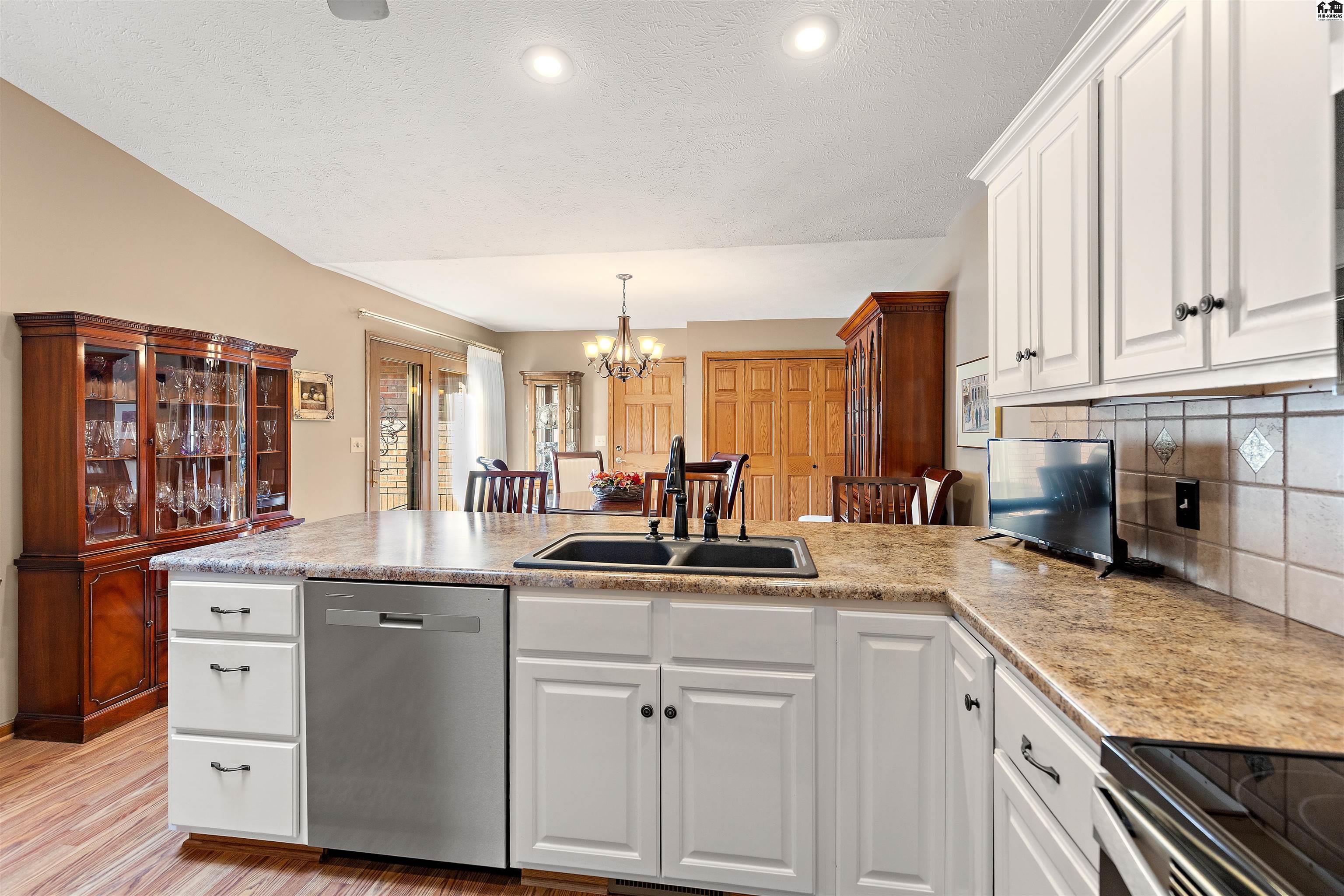 2813 Westminster Drive Hutchinson KS 67502