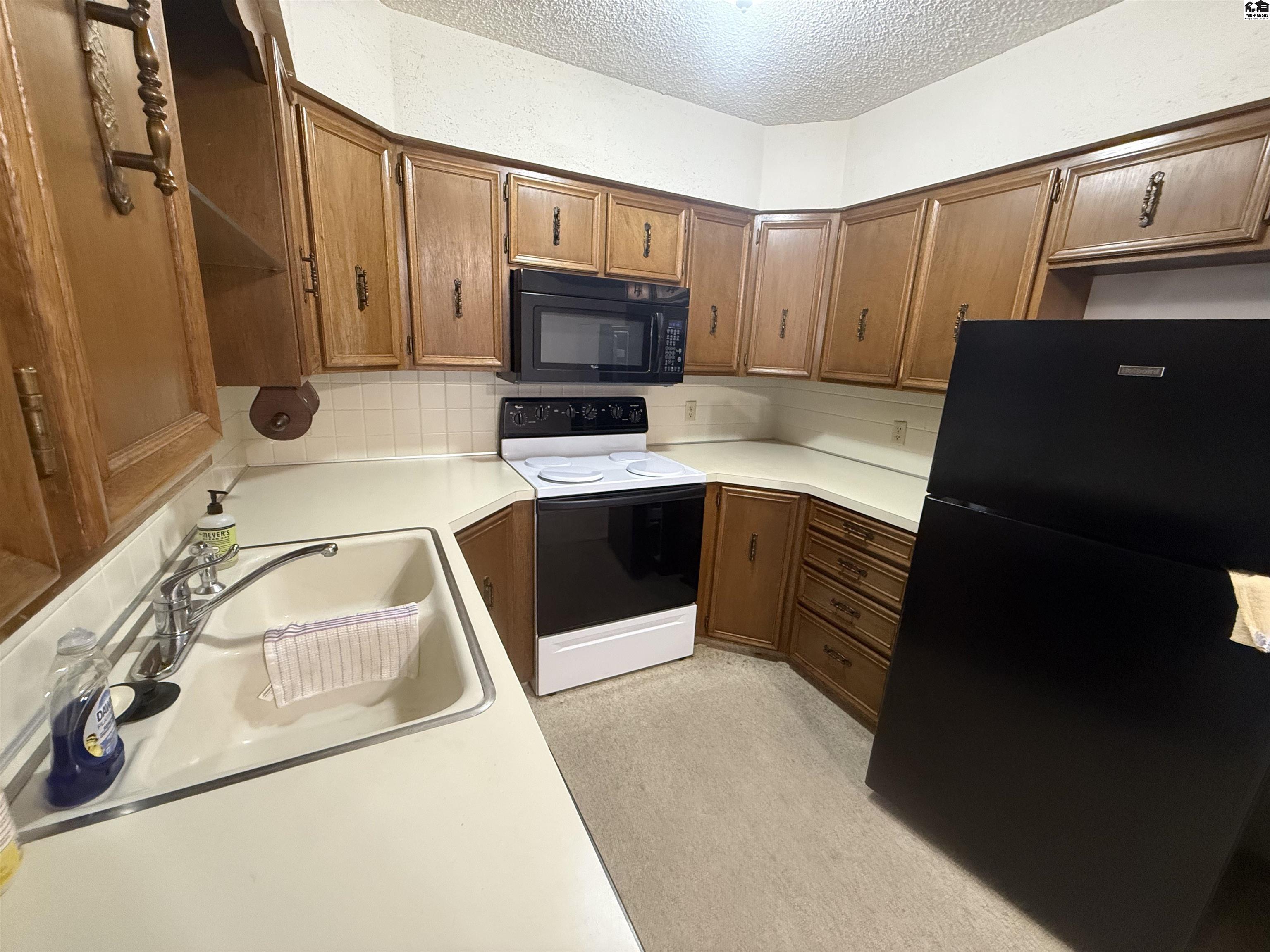 2805 Nottingham Drive Hutchinson KS 67502