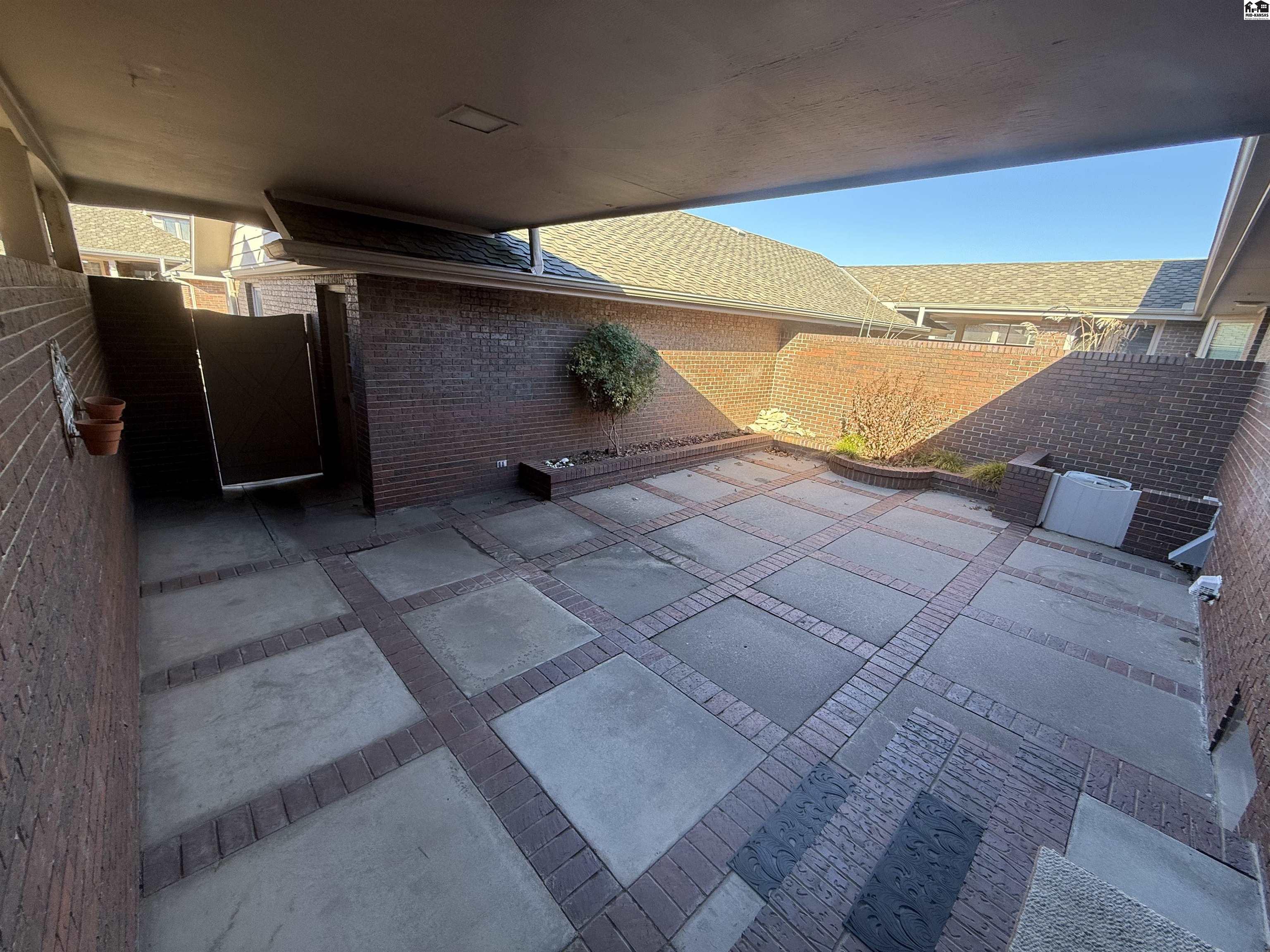 2805 Nottingham Drive Hutchinson KS 67502