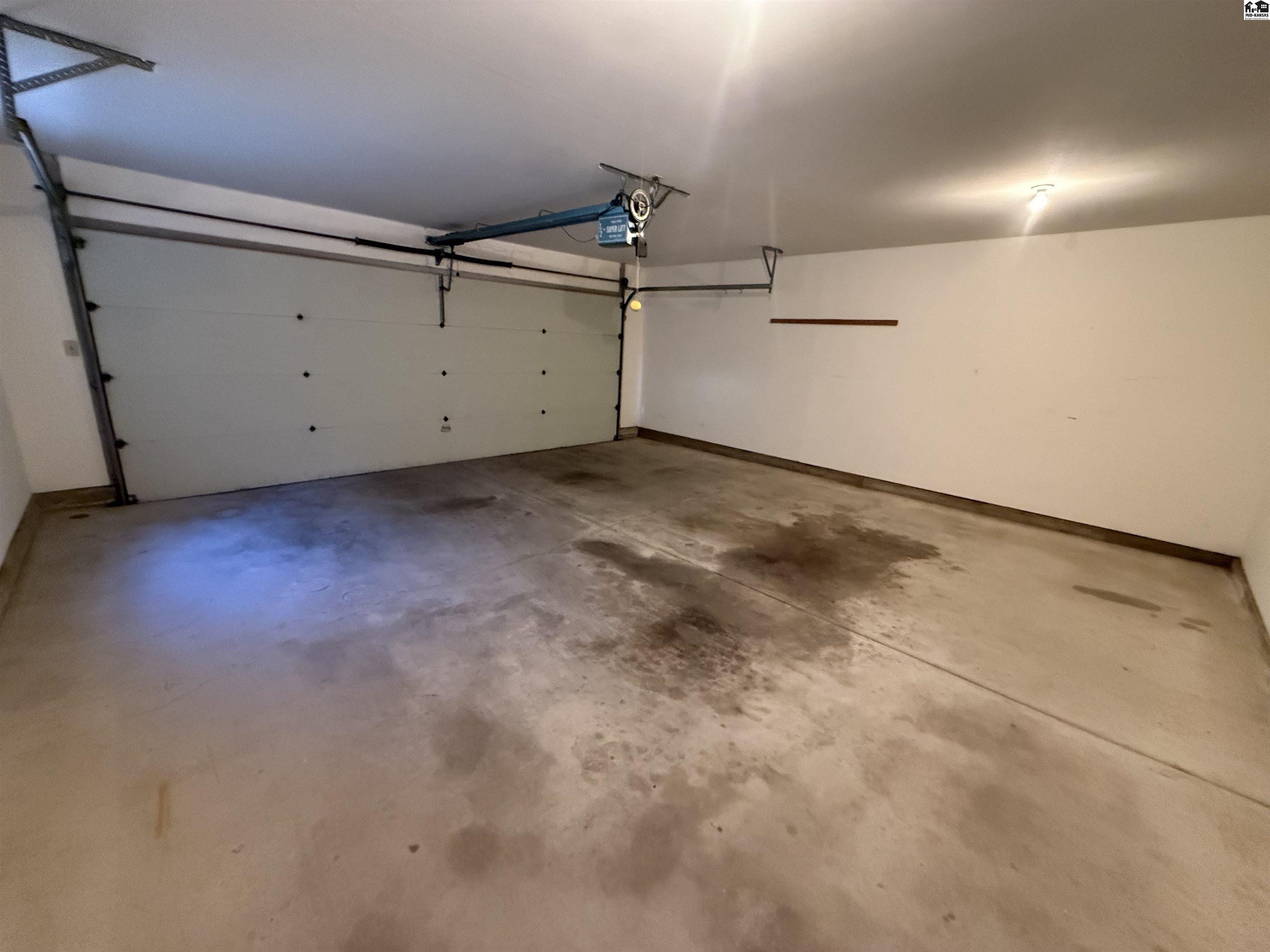 2805 Nottingham Drive Hutchinson KS 67502