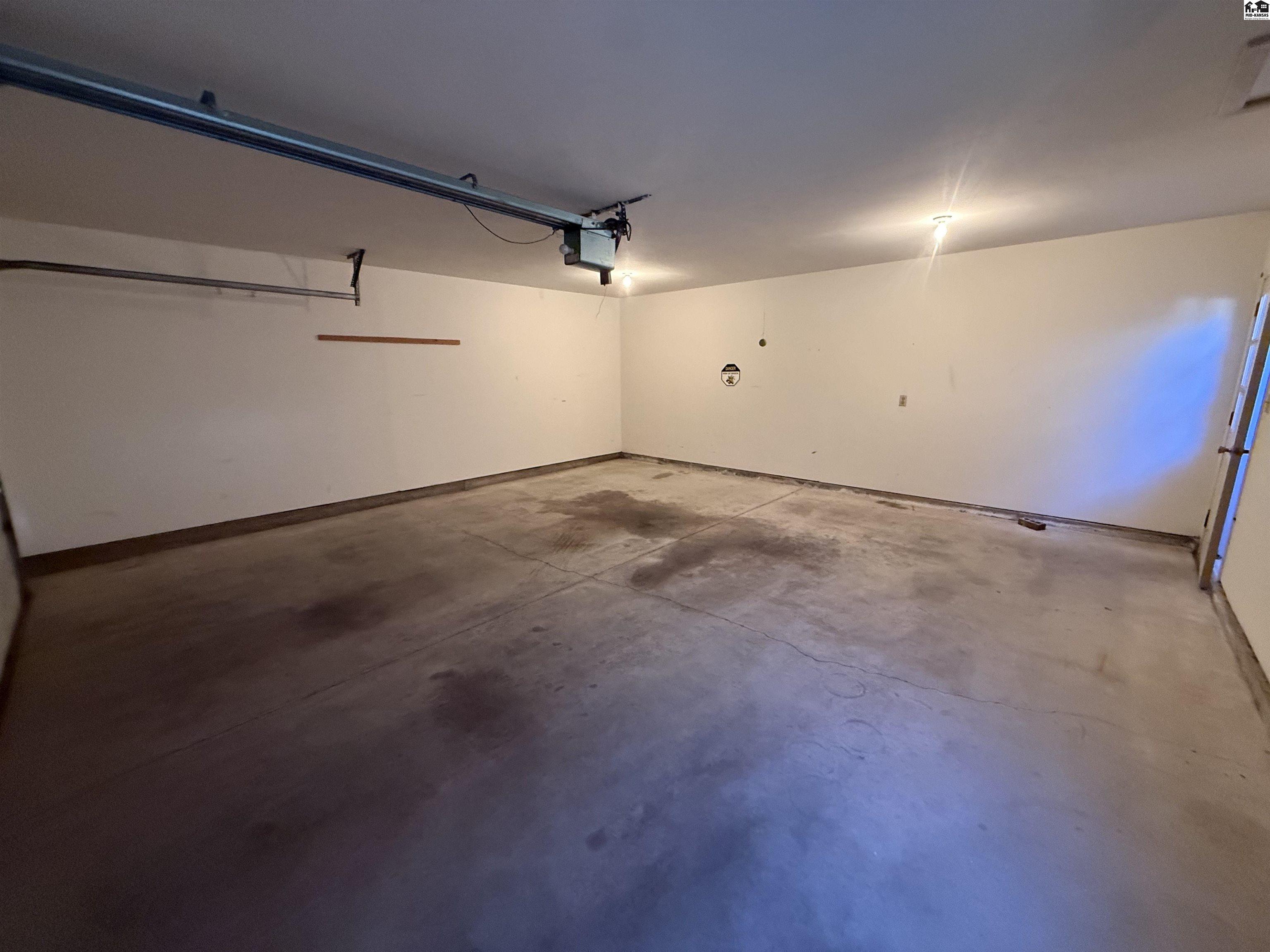 2805 Nottingham Drive Hutchinson KS 67502