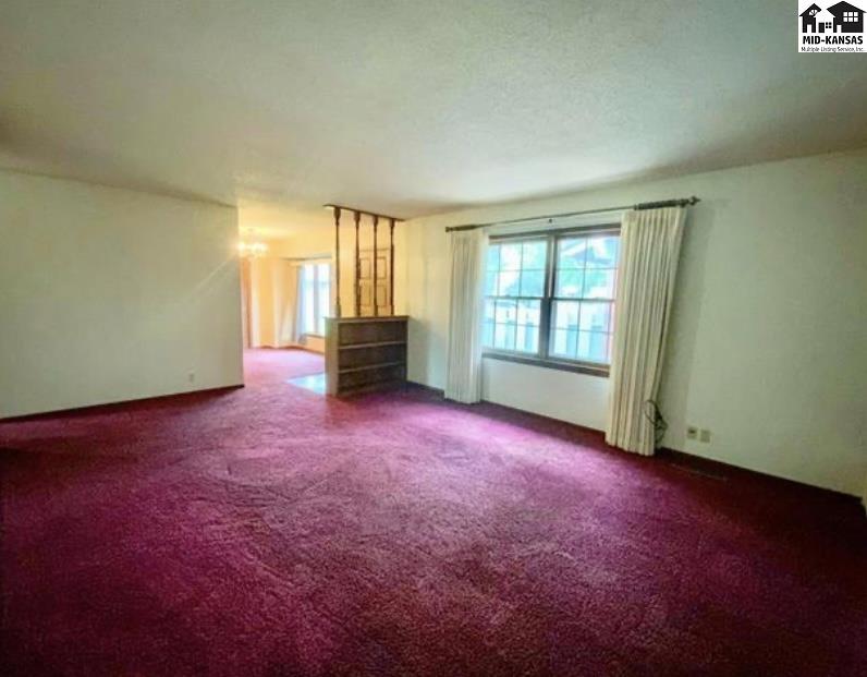 3100 Nutmeg Lane Hutchinson KS 67502