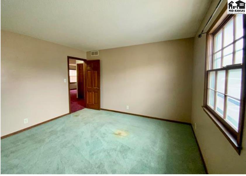 3100 Nutmeg Lane Hutchinson KS 67502