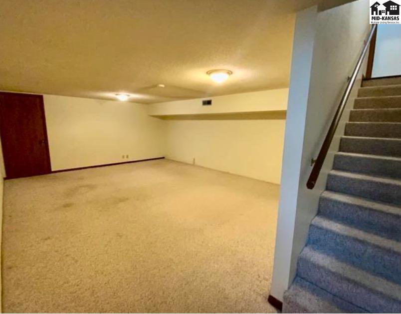 3100 Nutmeg Lane Hutchinson KS 67502