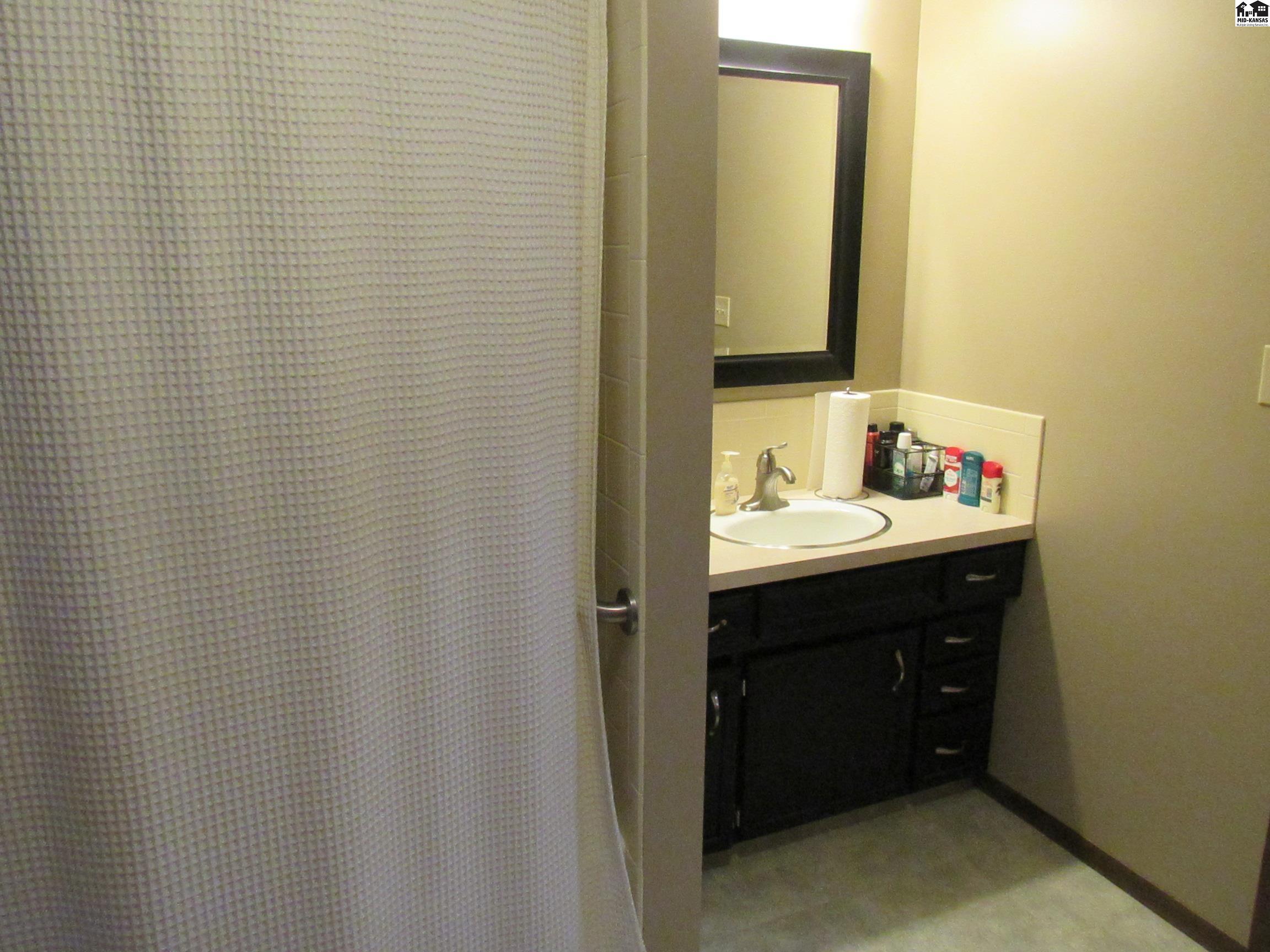 2810 Westminster Drive Hutchinson KS 67502