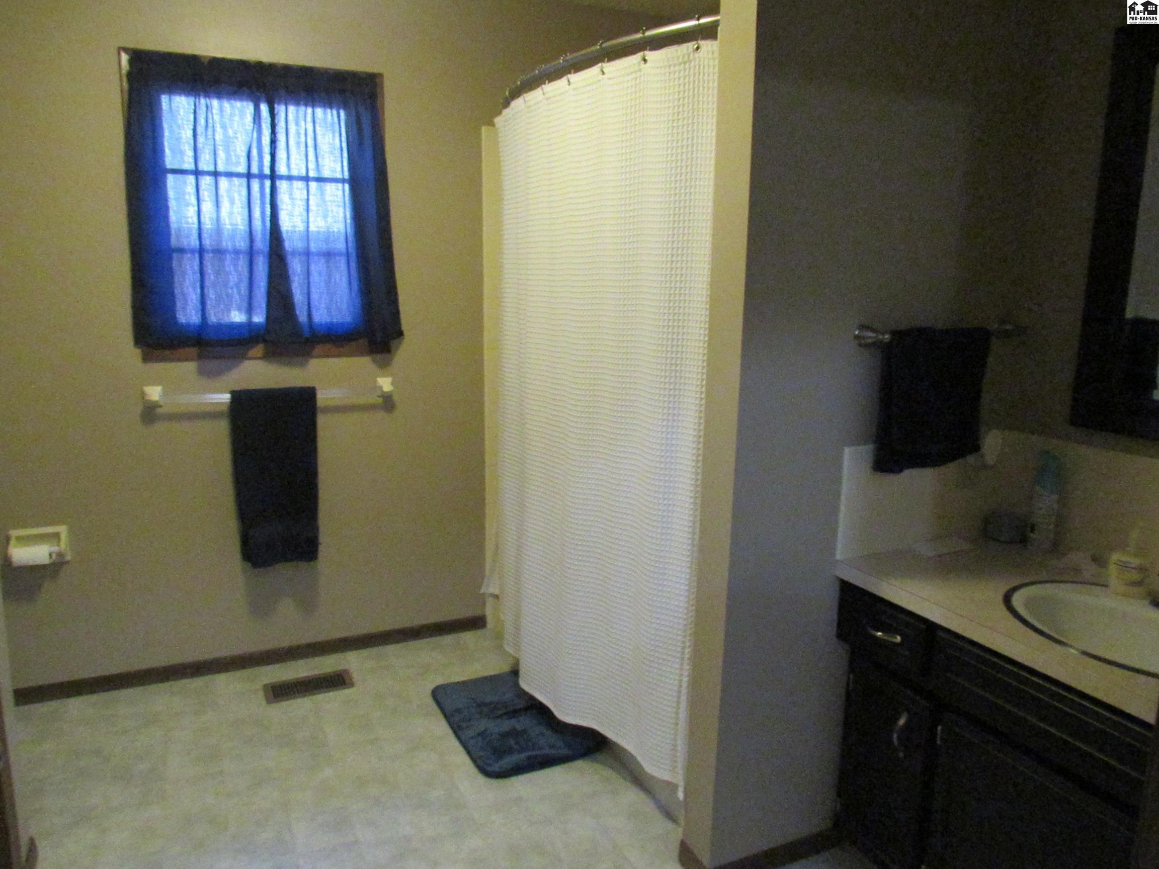 2810 Westminster Drive Hutchinson KS 67502