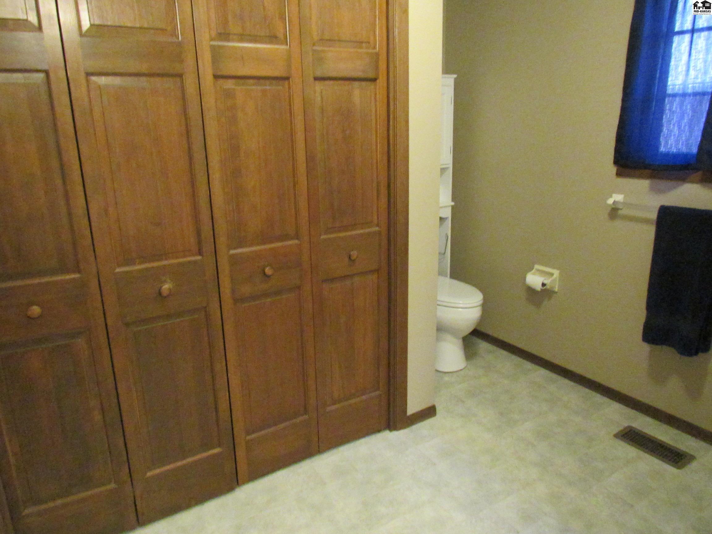 2810 Westminster Drive Hutchinson KS 67502