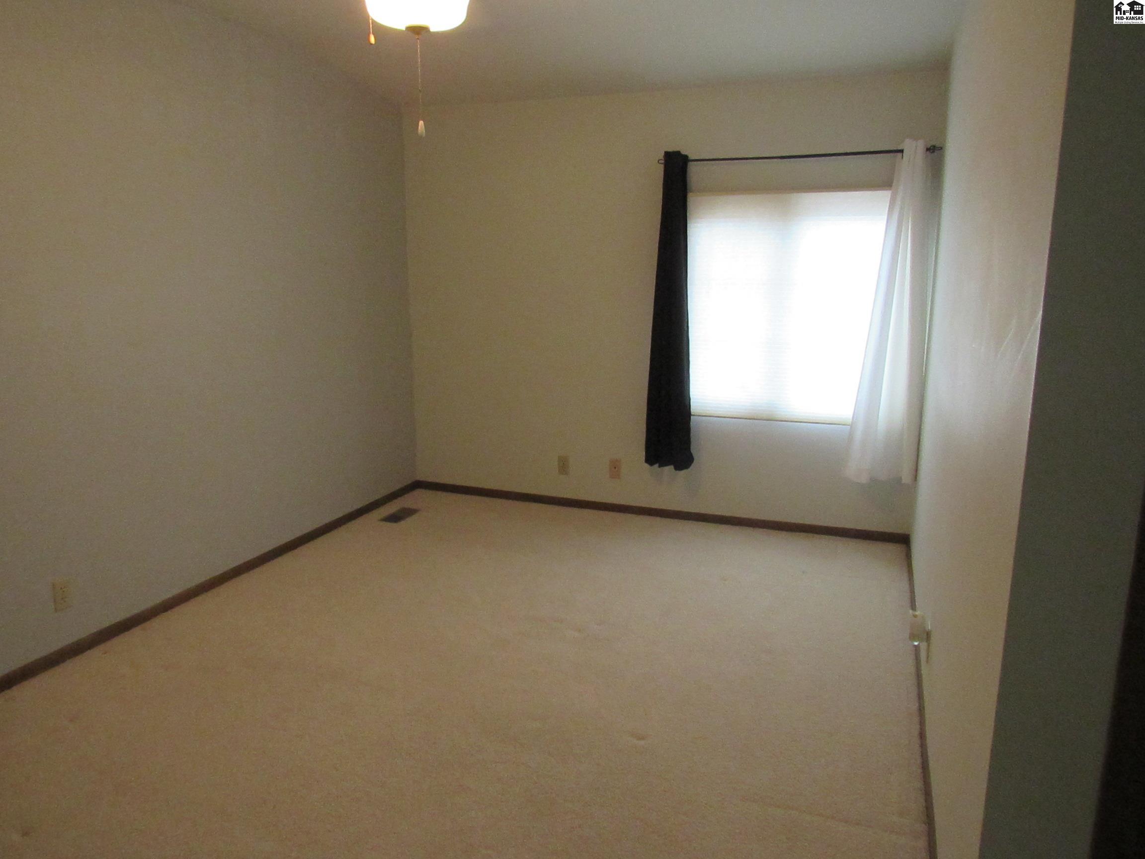 2810 Westminster Drive Hutchinson KS 67502