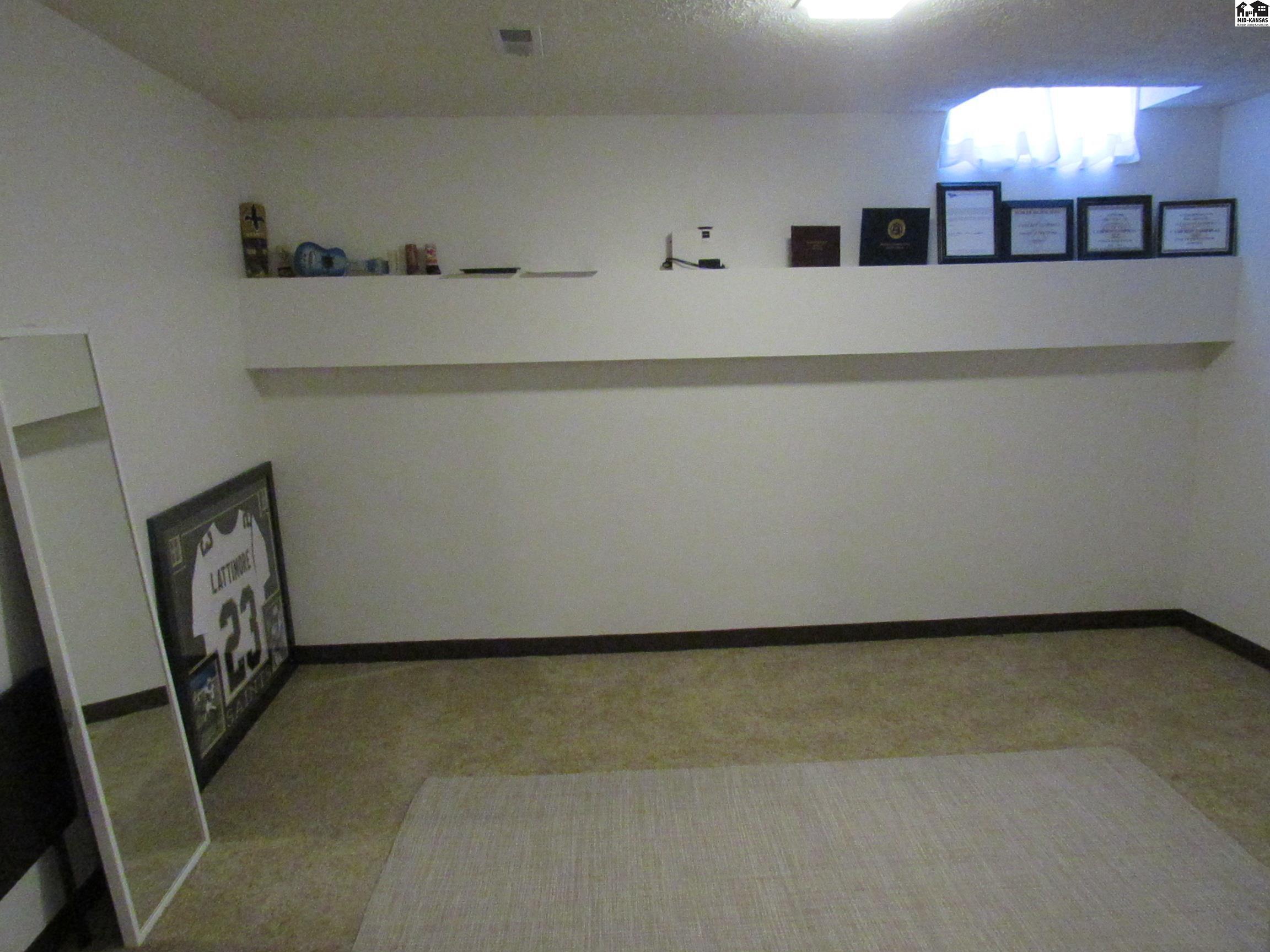 2810 Westminster Drive Hutchinson KS 67502