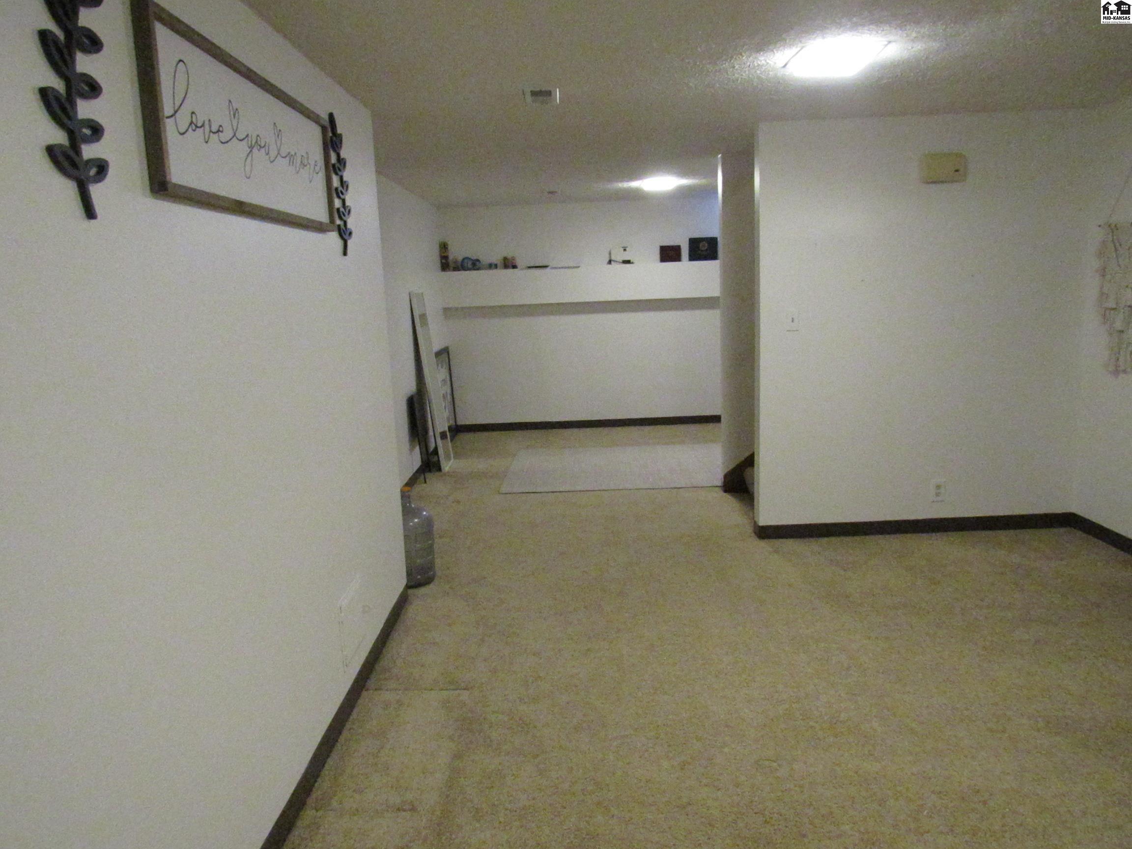 2810 Westminster Drive Hutchinson KS 67502