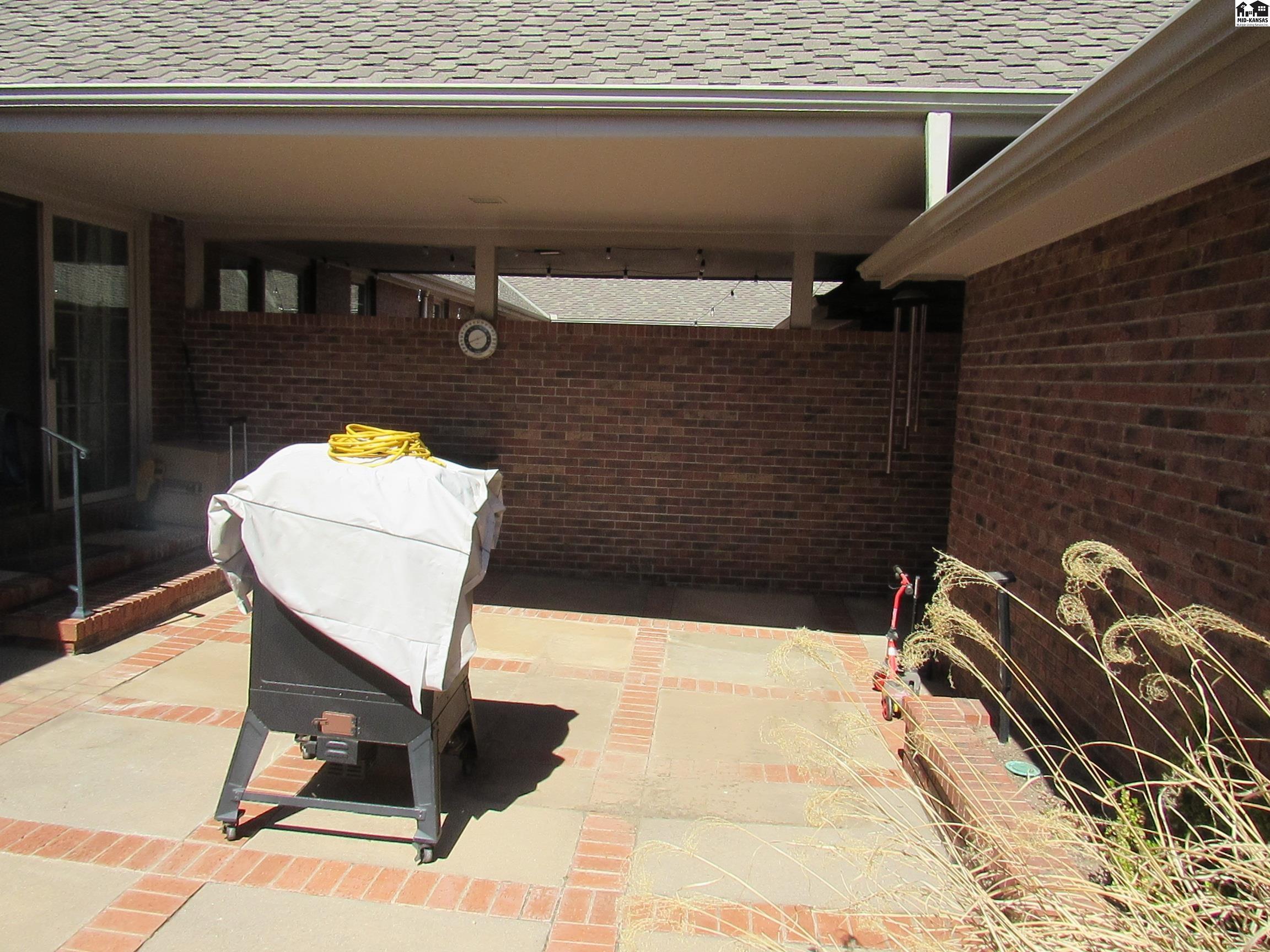 2810 Westminster Drive Hutchinson KS 67502