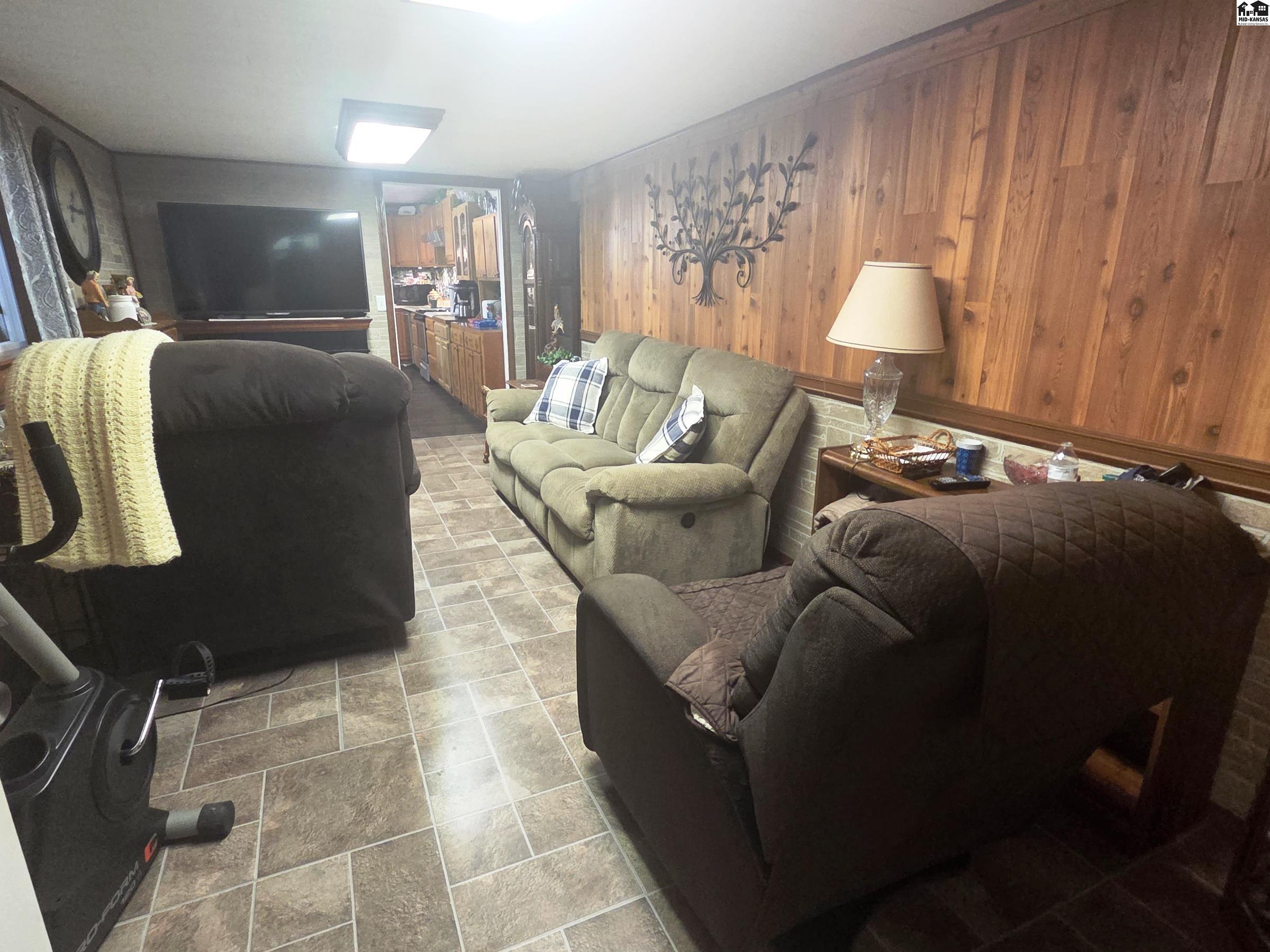 1885 Upland Road Marion KS 66861