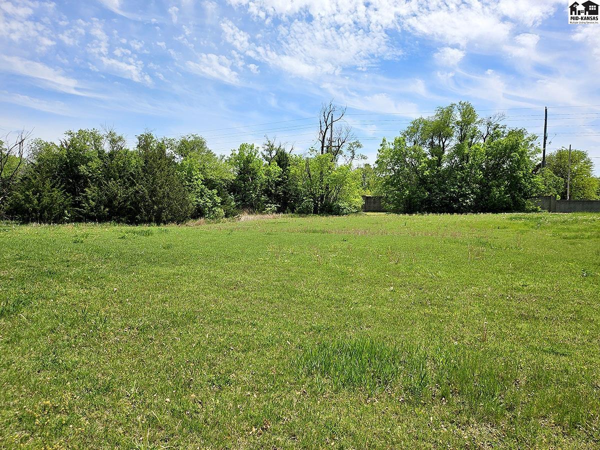 1423 E 1st Street Mcpherson KS 67460