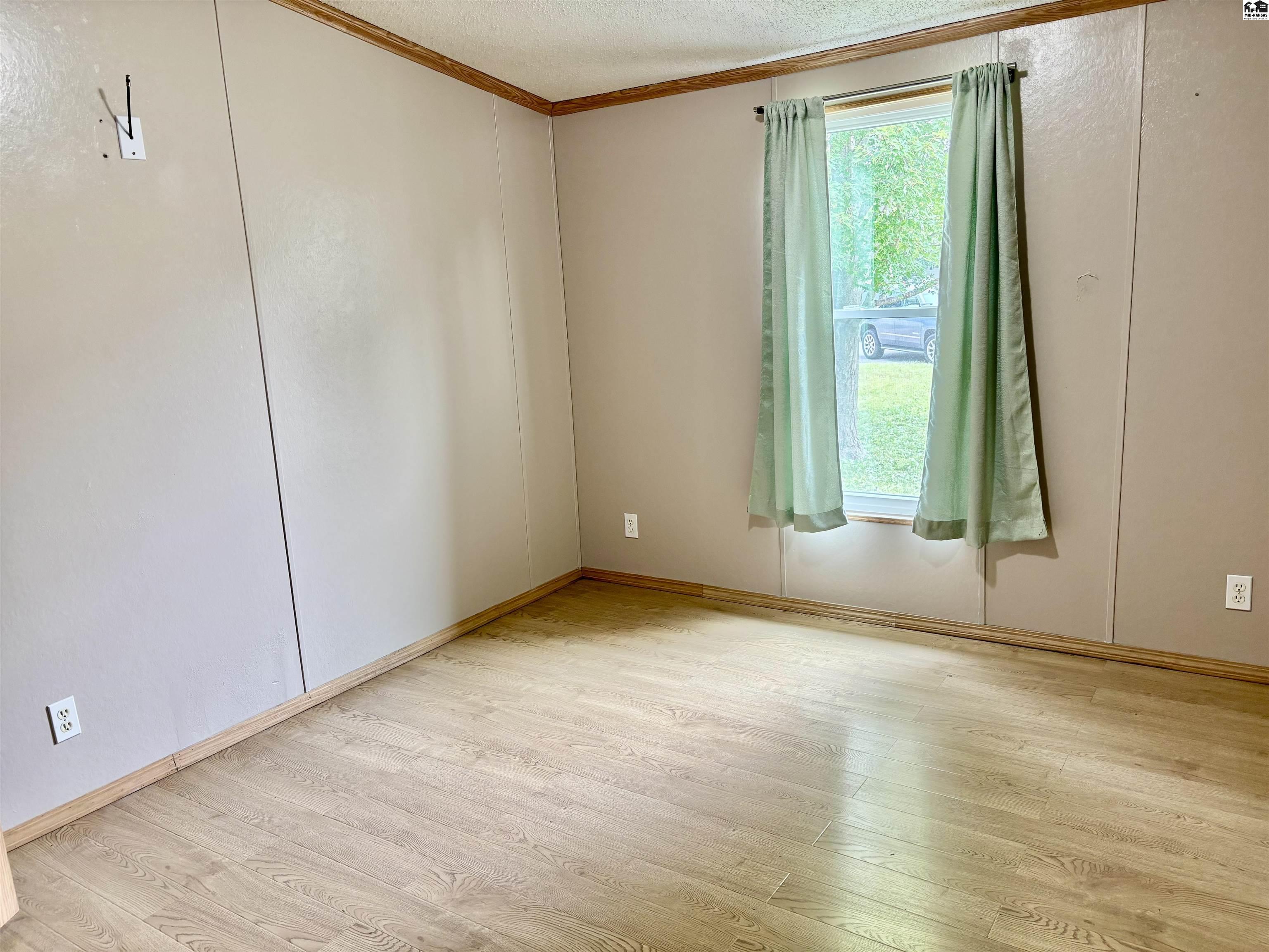 1905 Lloyd's Cove Mcpherson KS 67460