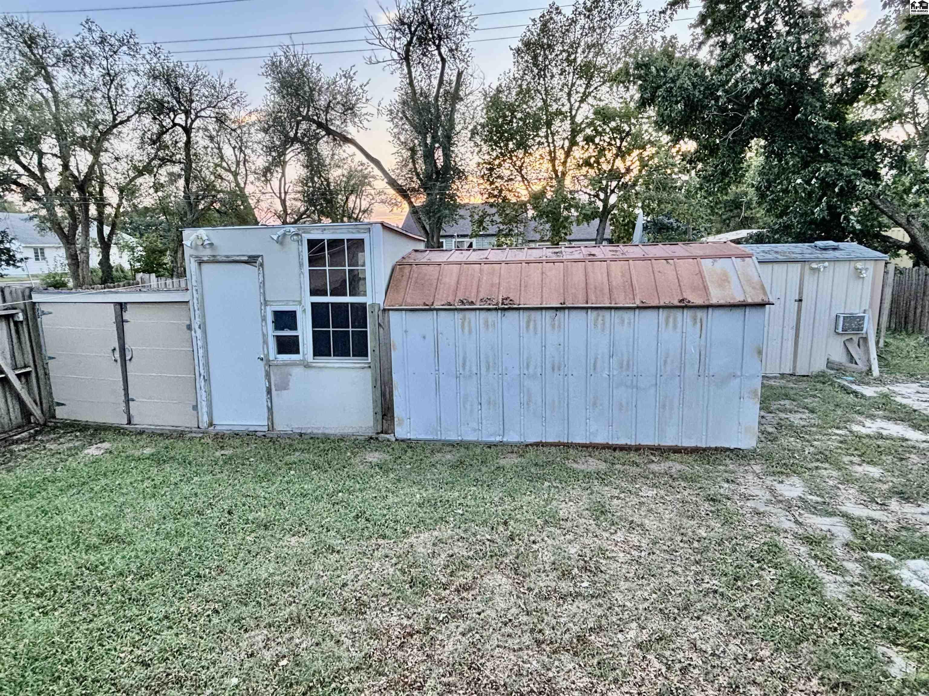 1905 Lloyd's Cove Mcpherson KS 67460