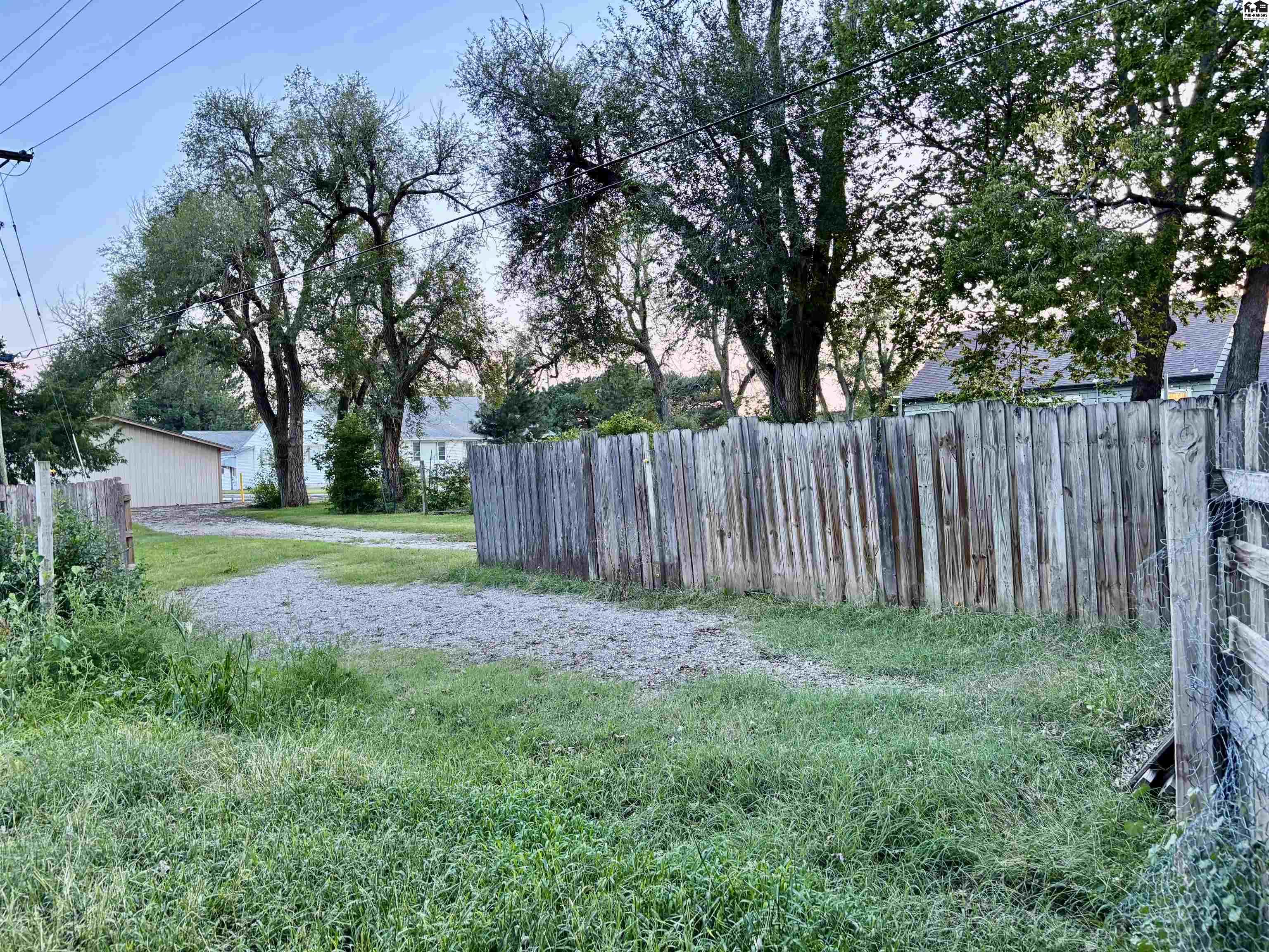 1905 Lloyd's Cove Mcpherson KS 67460