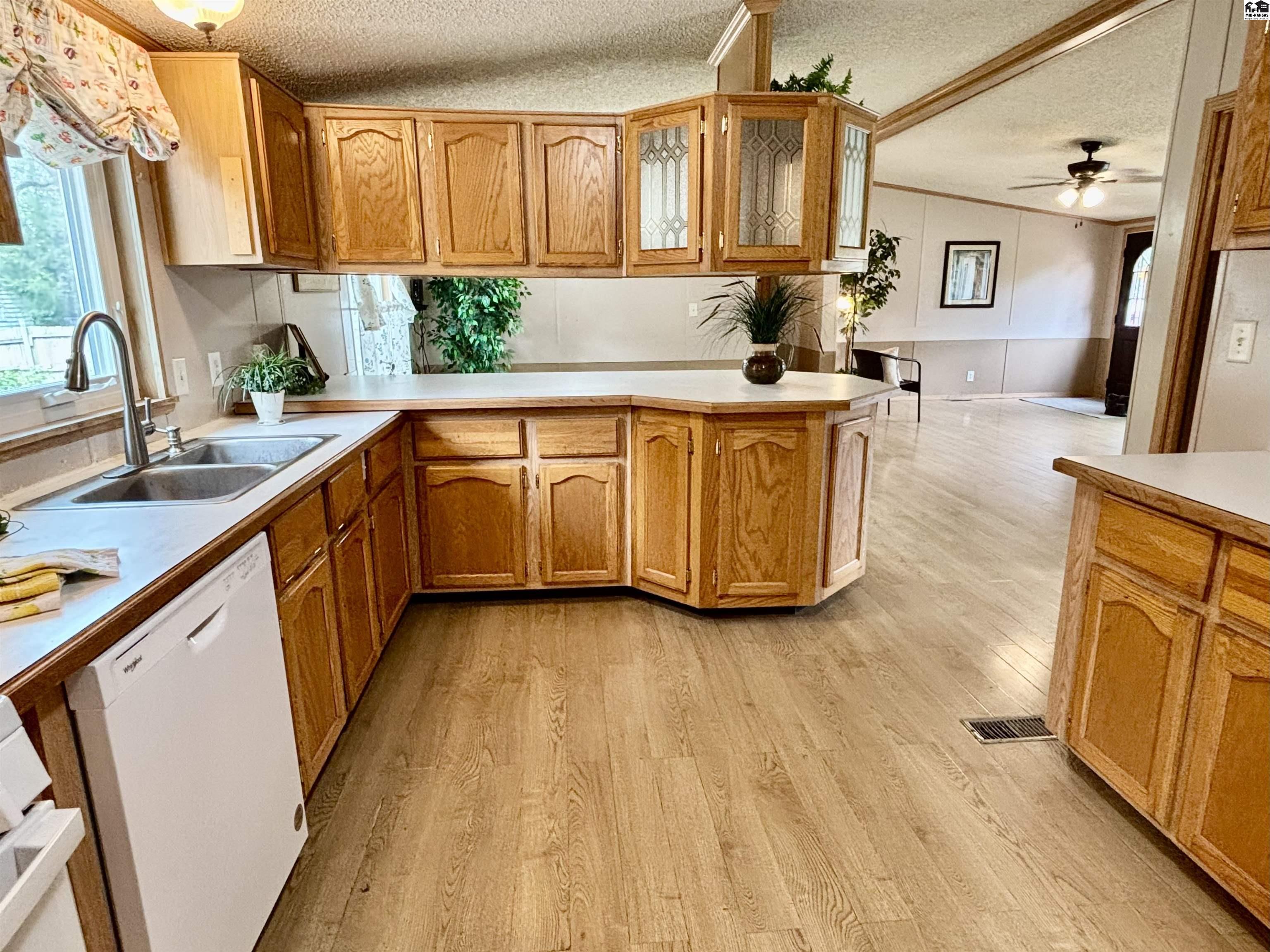 1905 Lloyd's Cove Mcpherson KS 67460