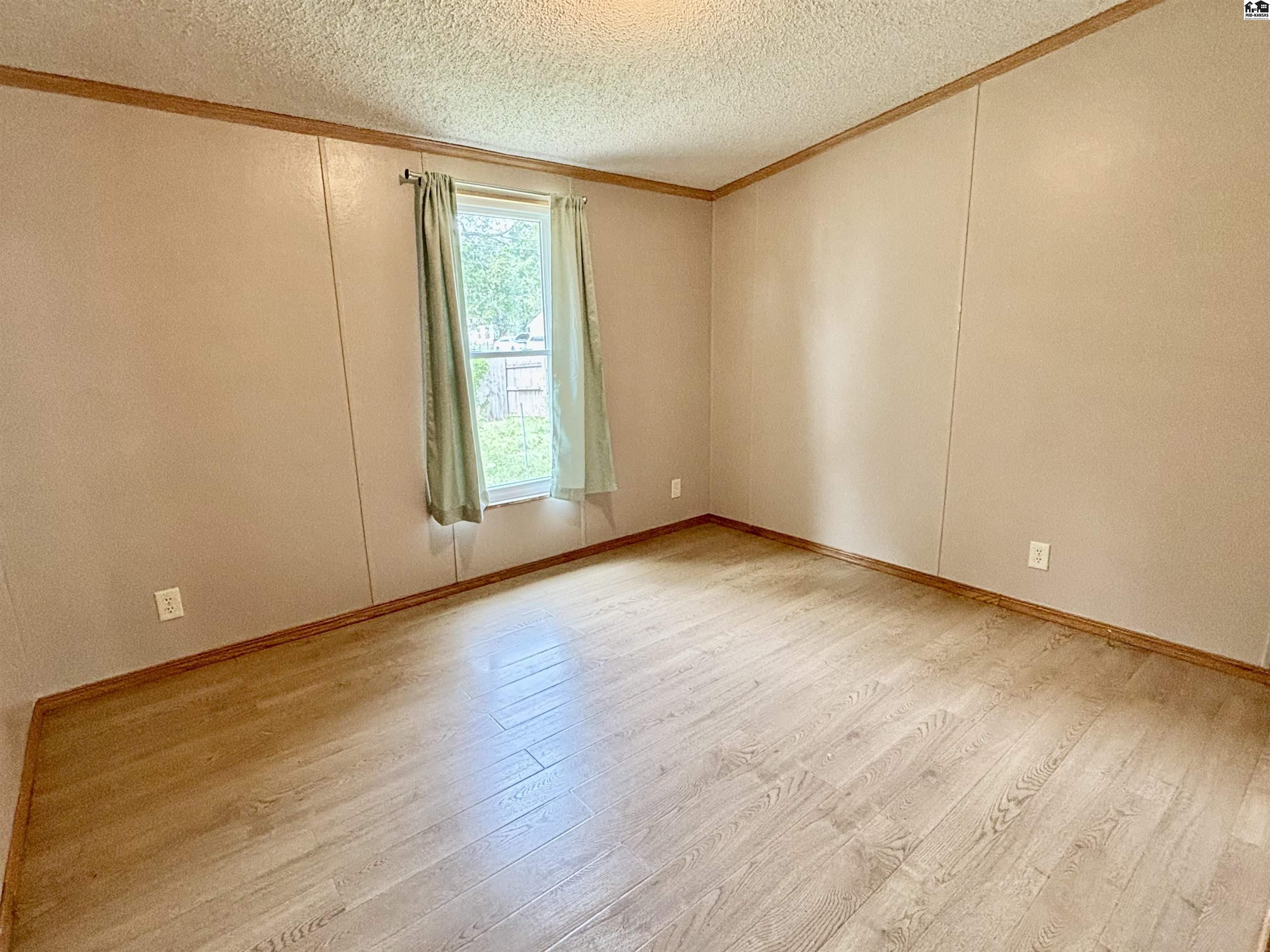 1905 Lloyd's Cove Mcpherson KS 67460