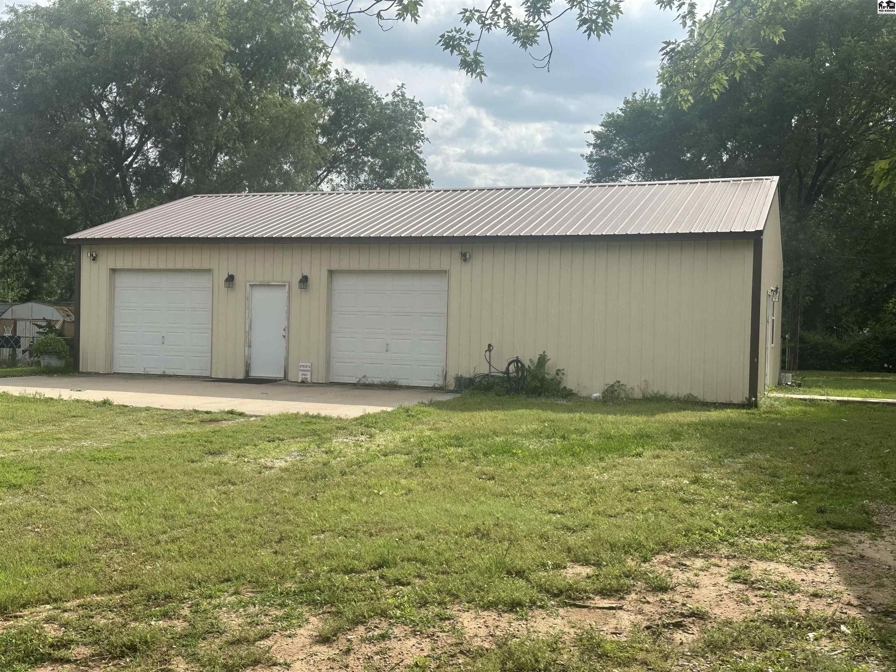 407 N Magnolia Street Attica KS 67009