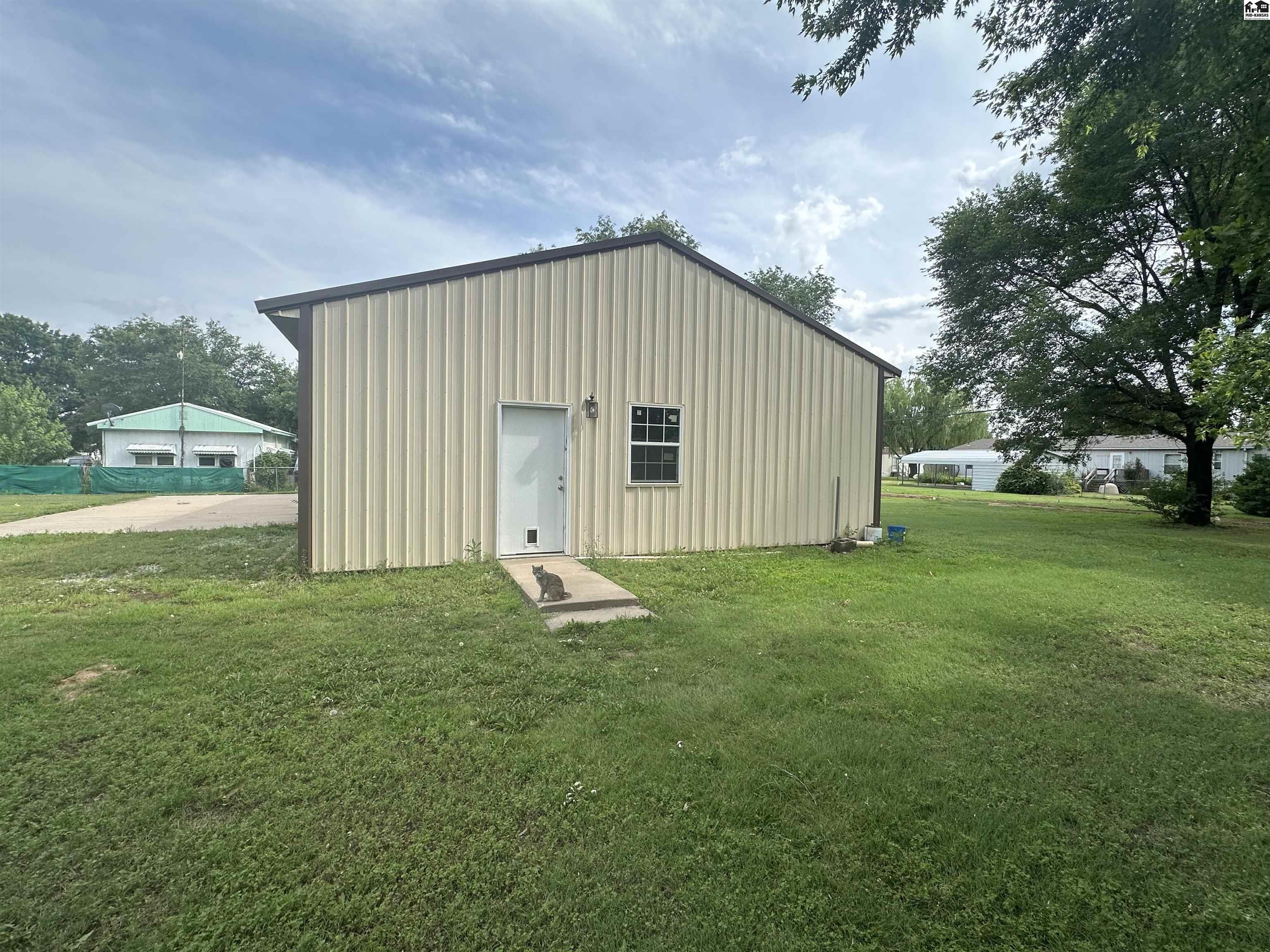 407 N Magnolia Street Attica KS 67009